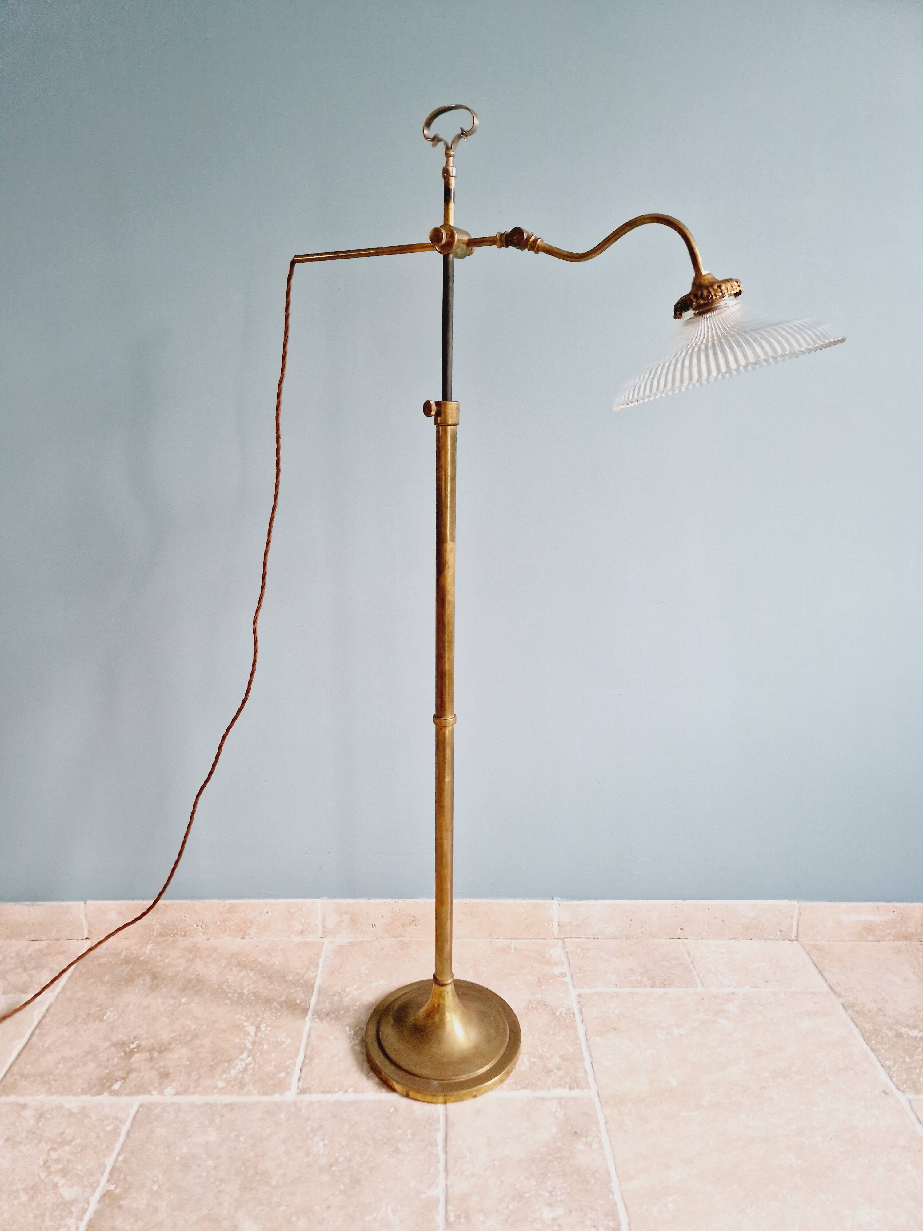 Brass and grooved glass floor lamp in Art Deco style