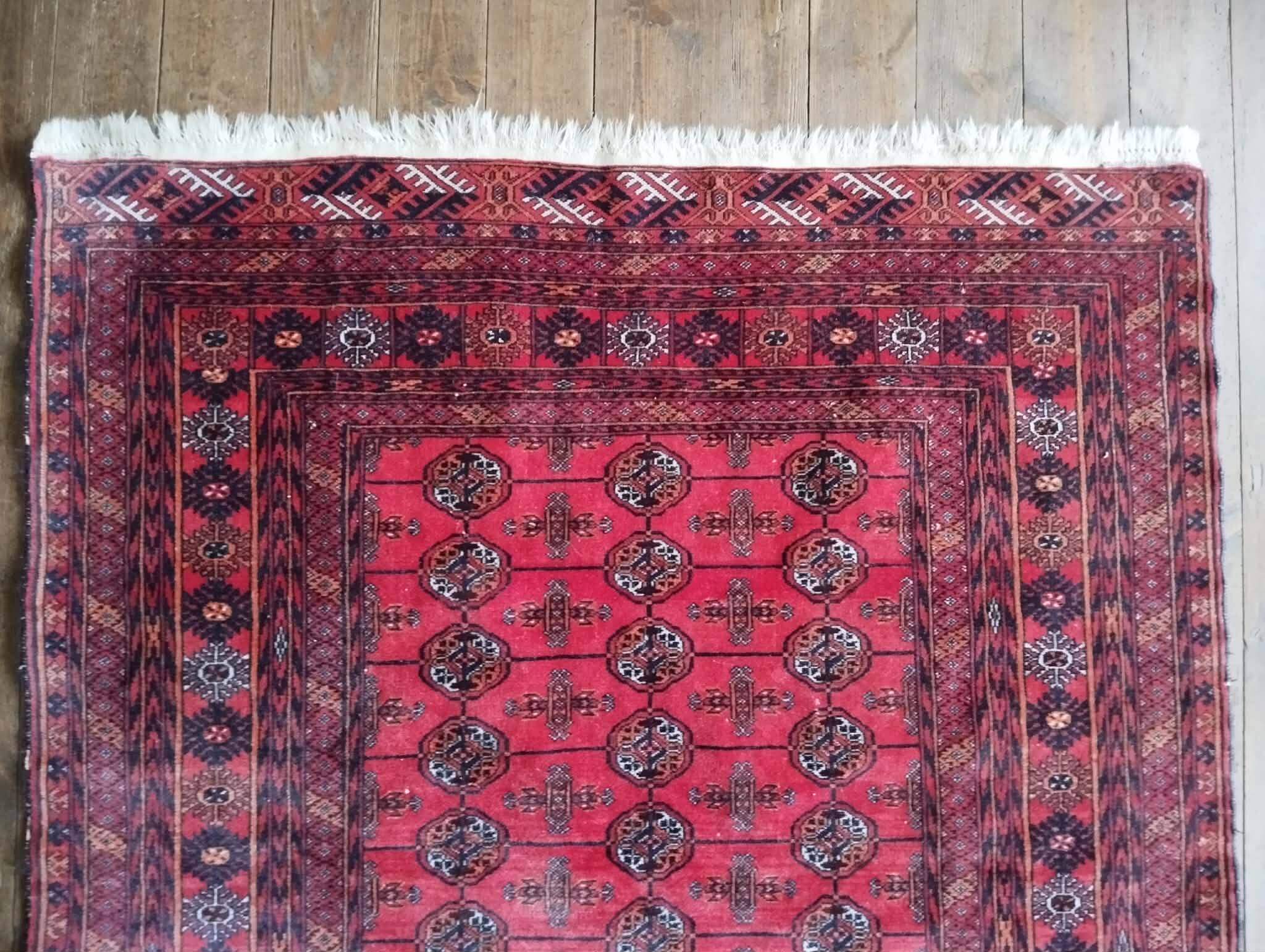 Handmade Turkmen Bukhara carpet 170x122cm