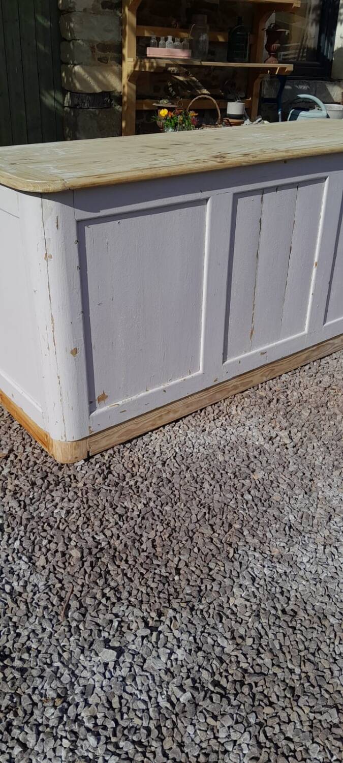 Comptoir en sapin peint en gris