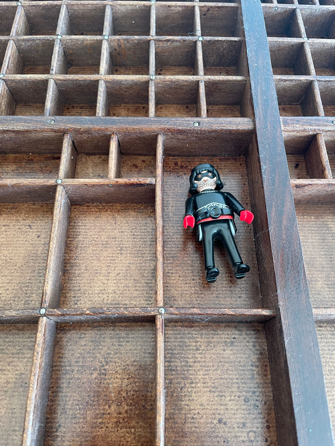 Drawer printer's locker