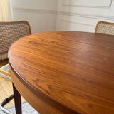 Round extendable rosewood table from the 70s