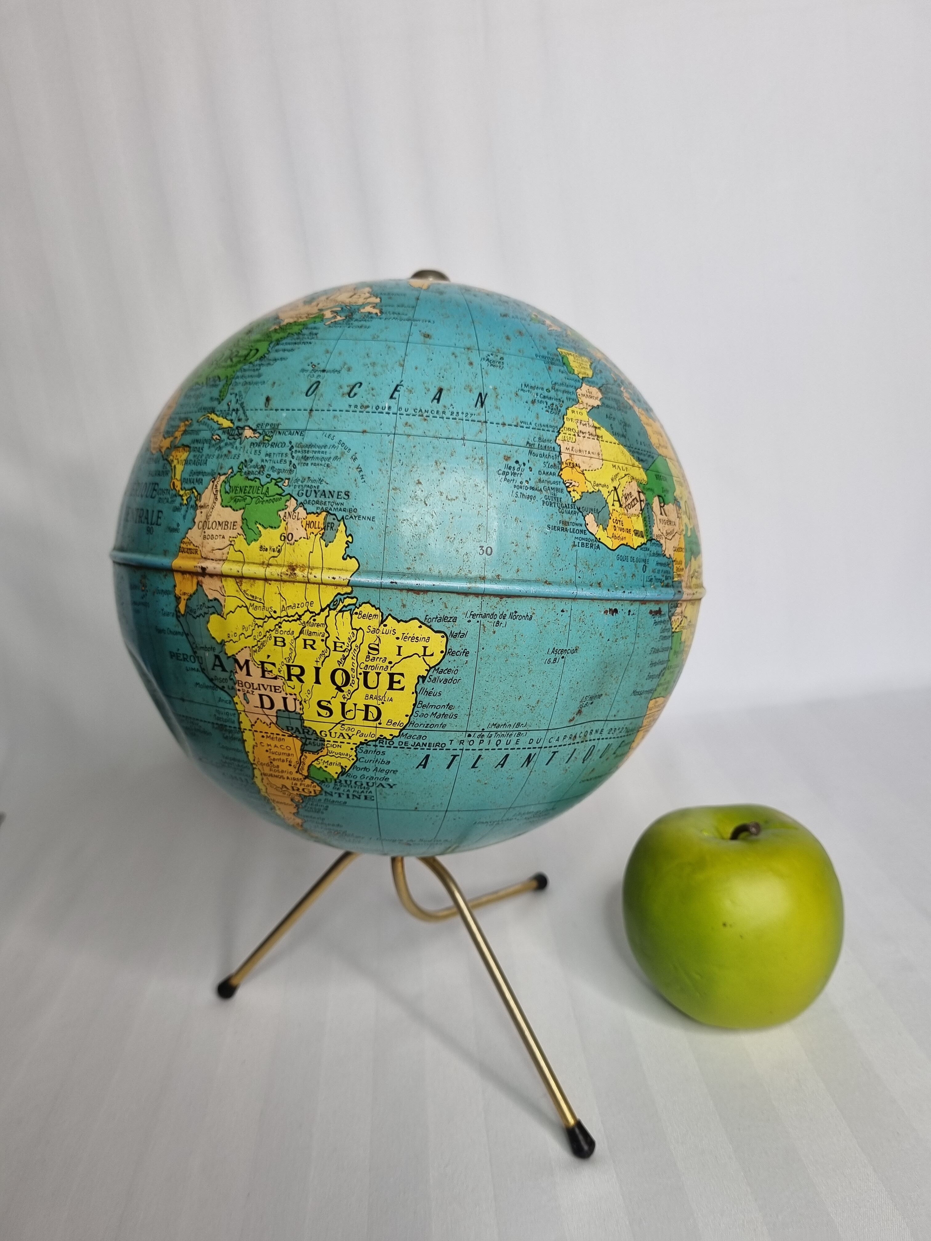 Globe earth "Taride" of the 60s in metal on tripod base, 20 cm