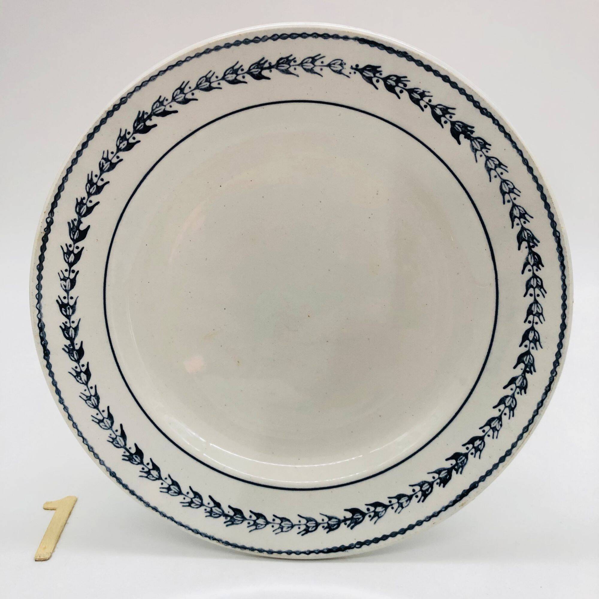 6 dessert plates, "St Amand and Hamage"