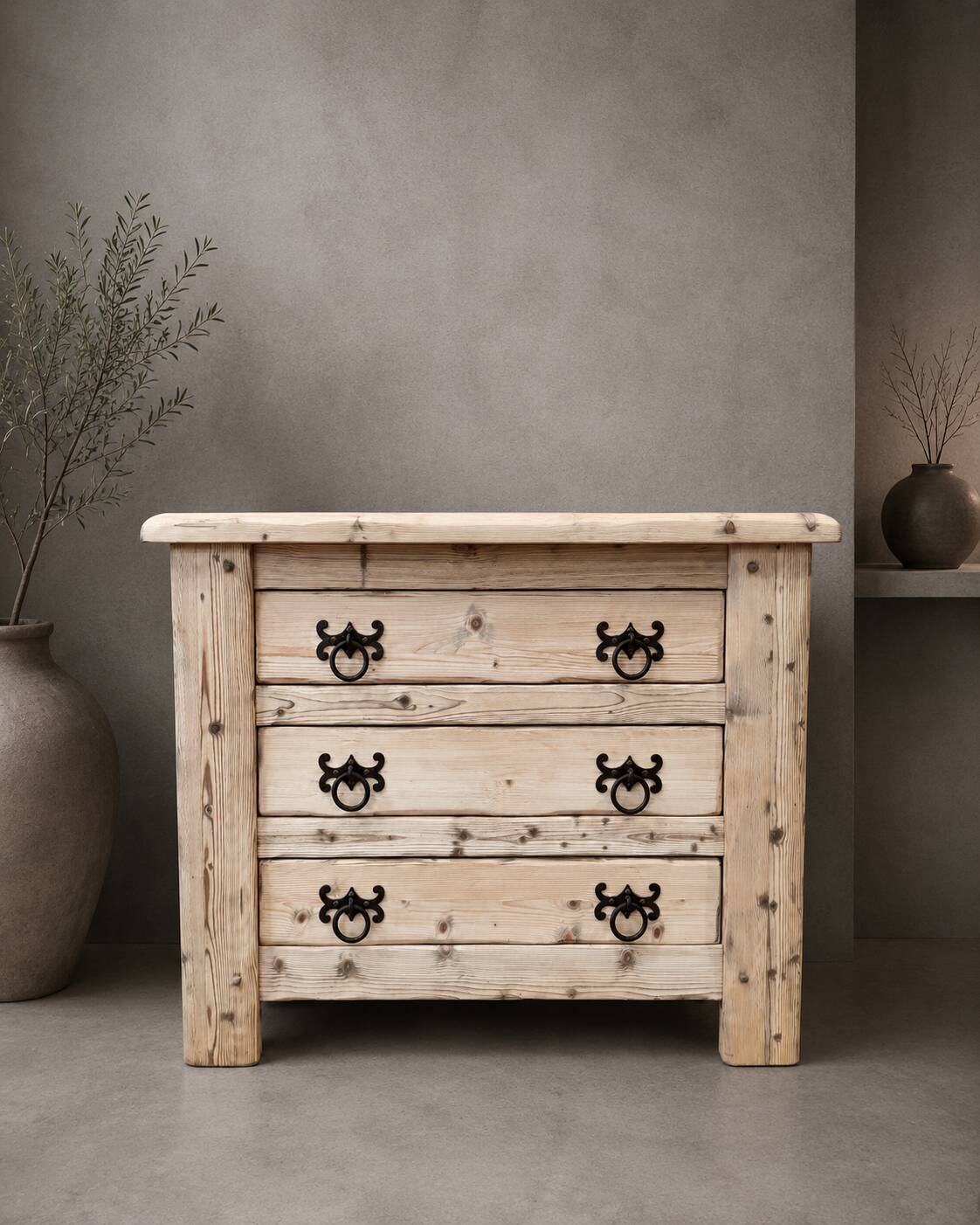 Commode en pin massif