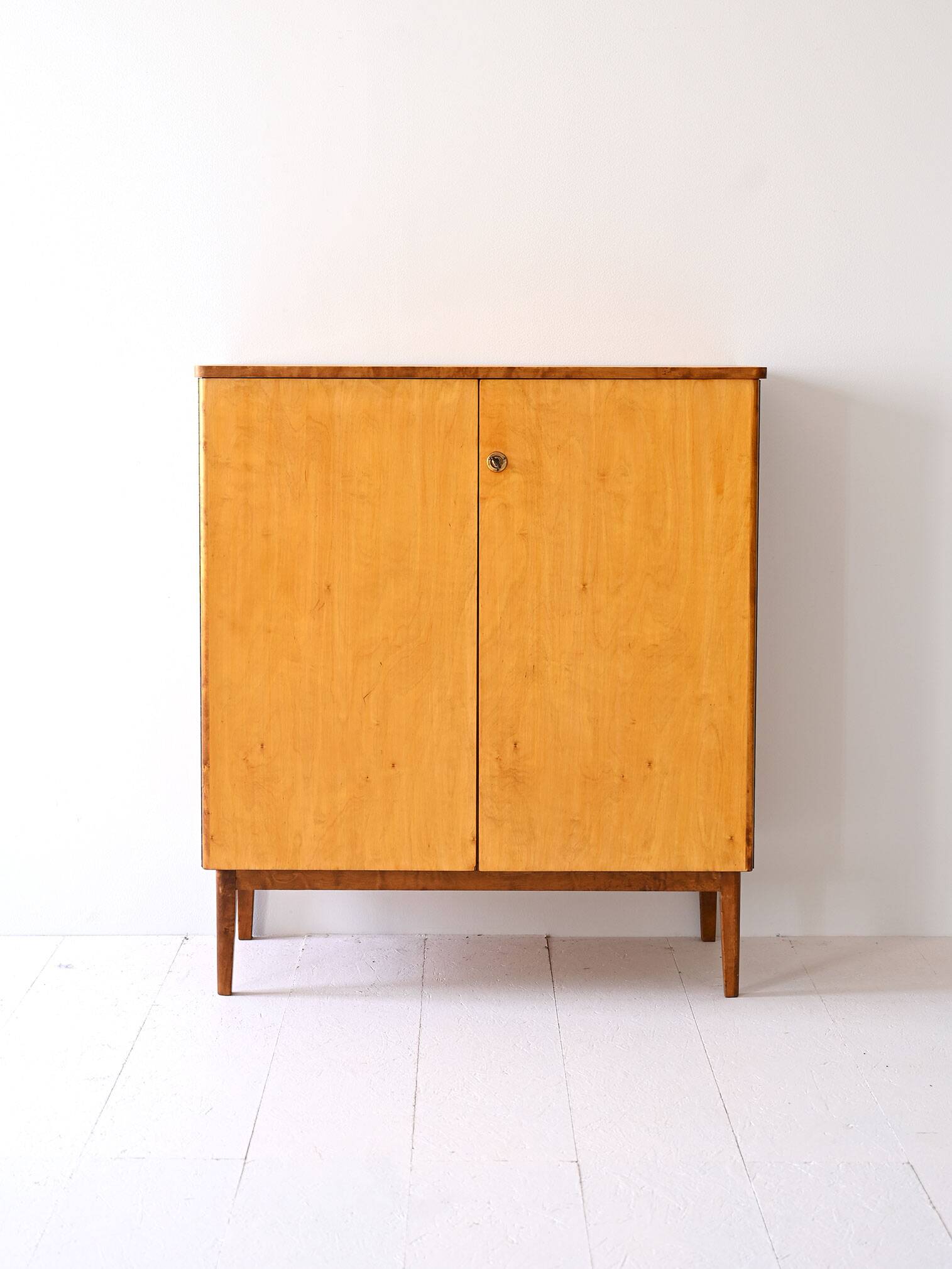 Armoire vintage scandinave