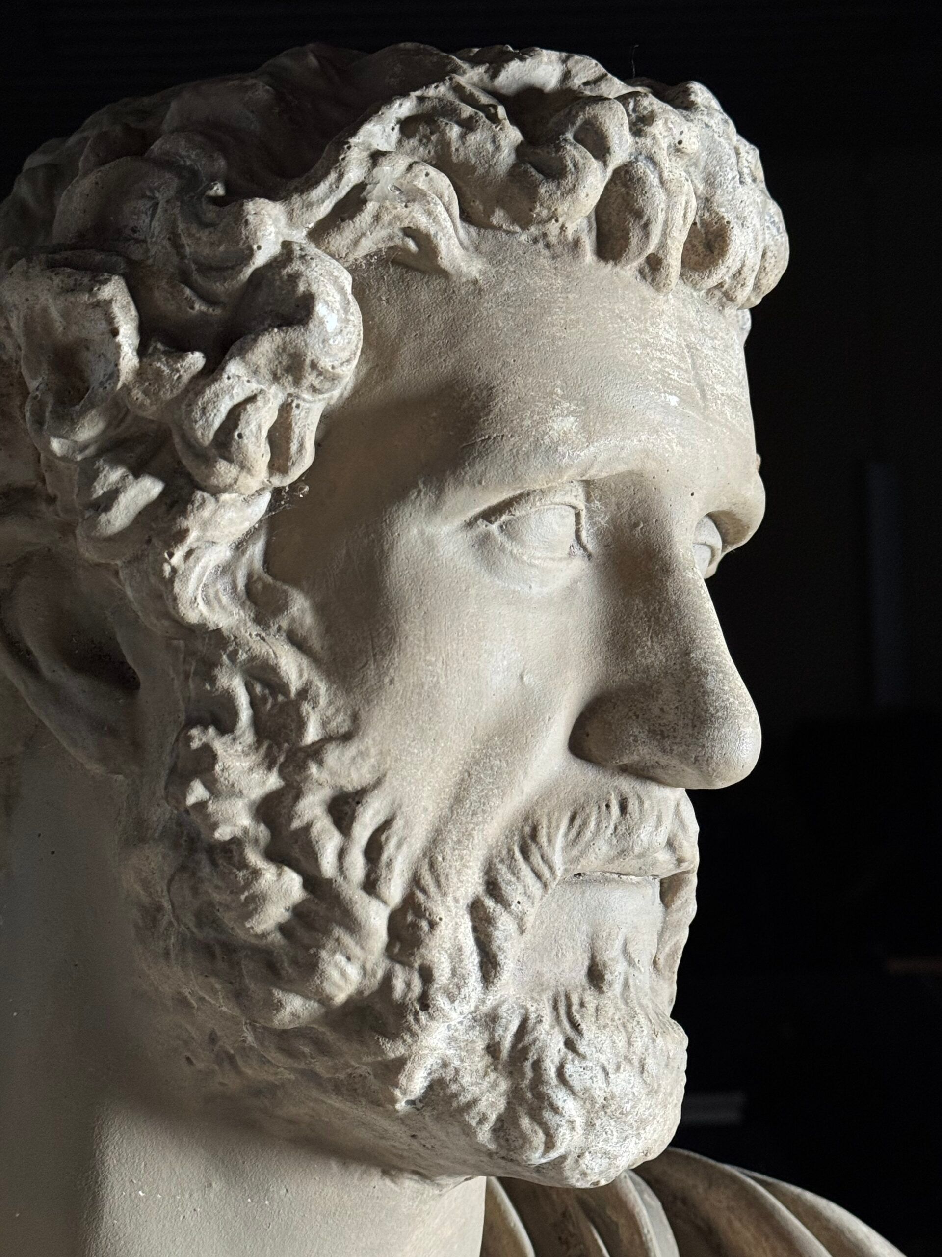 Bust of Antoninus Pius on pedestal