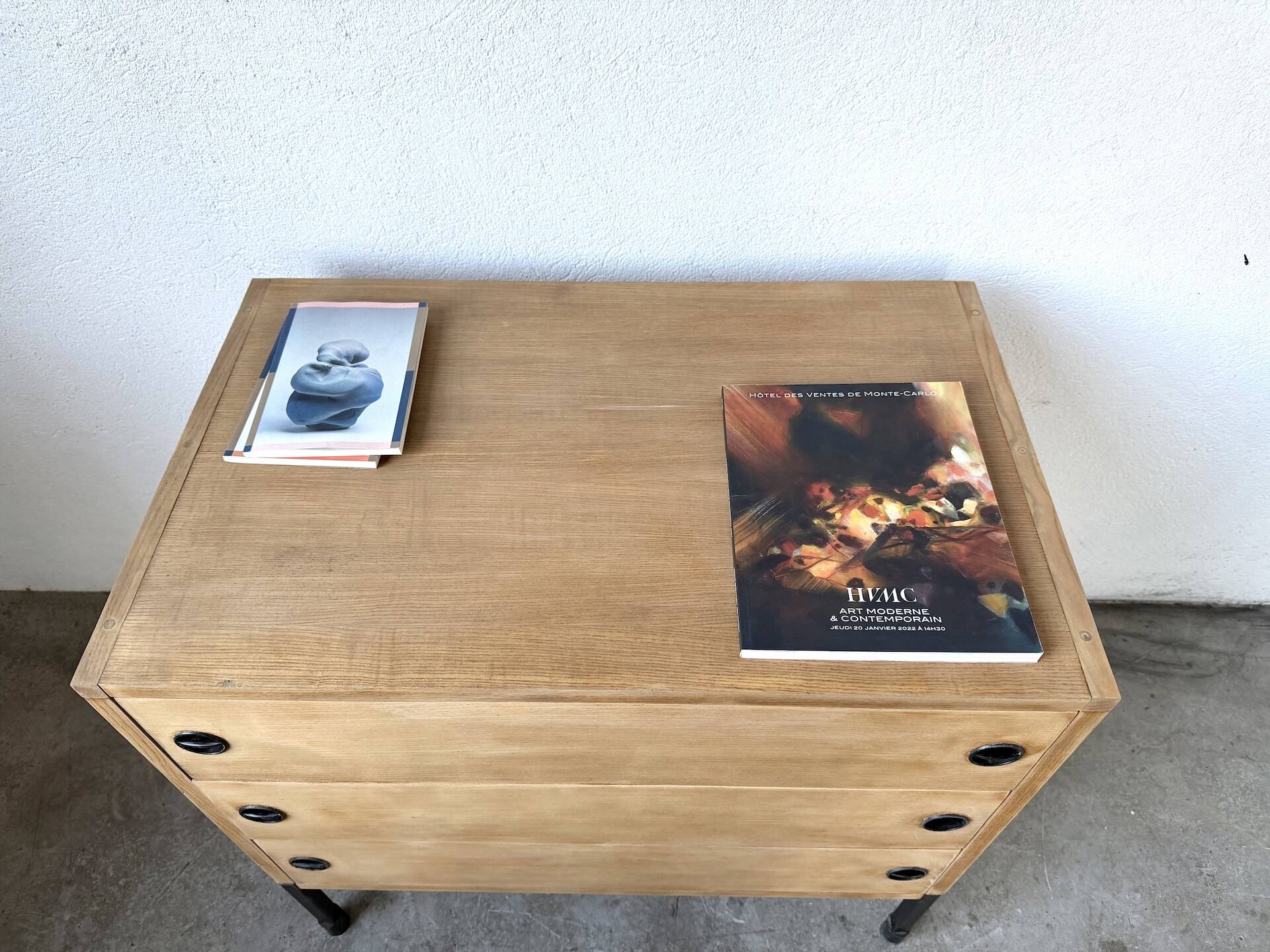 Three-drawer commode ARP — Minvielle, oak and lacquered metal, France, years