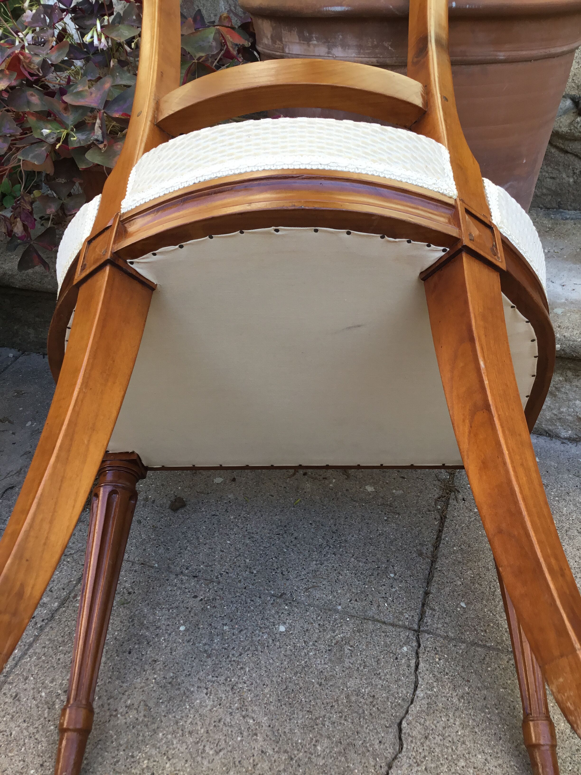 Ensemble de 6 chaises et 2 fauteuils de style directoire