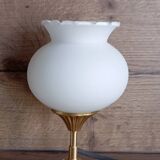 Table lamp in gilded bronze and white opaline