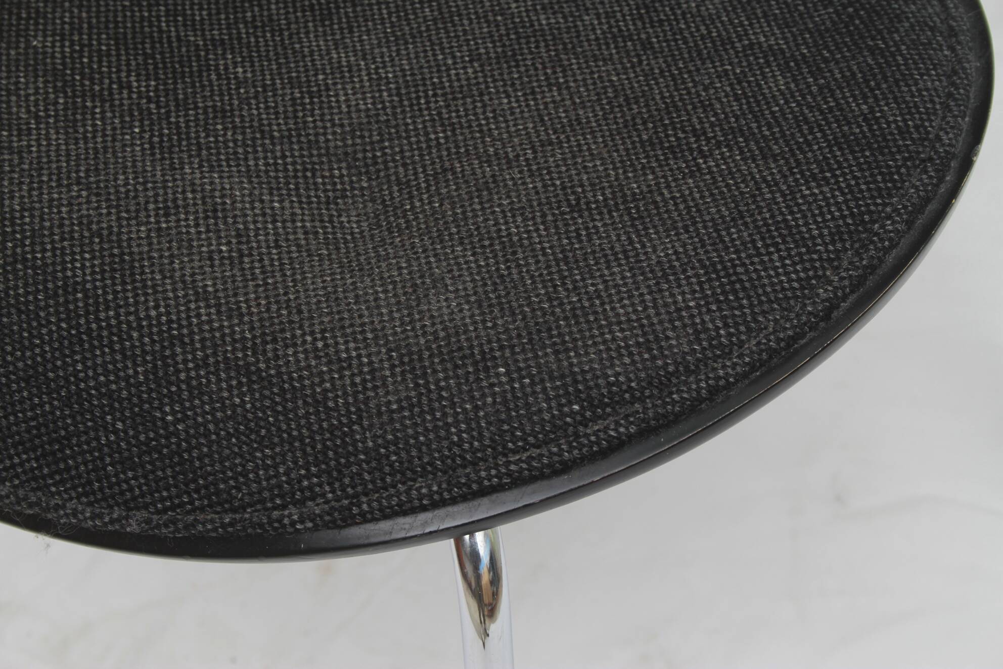 Chair 3107 Arne Jacobsen in black with polstery