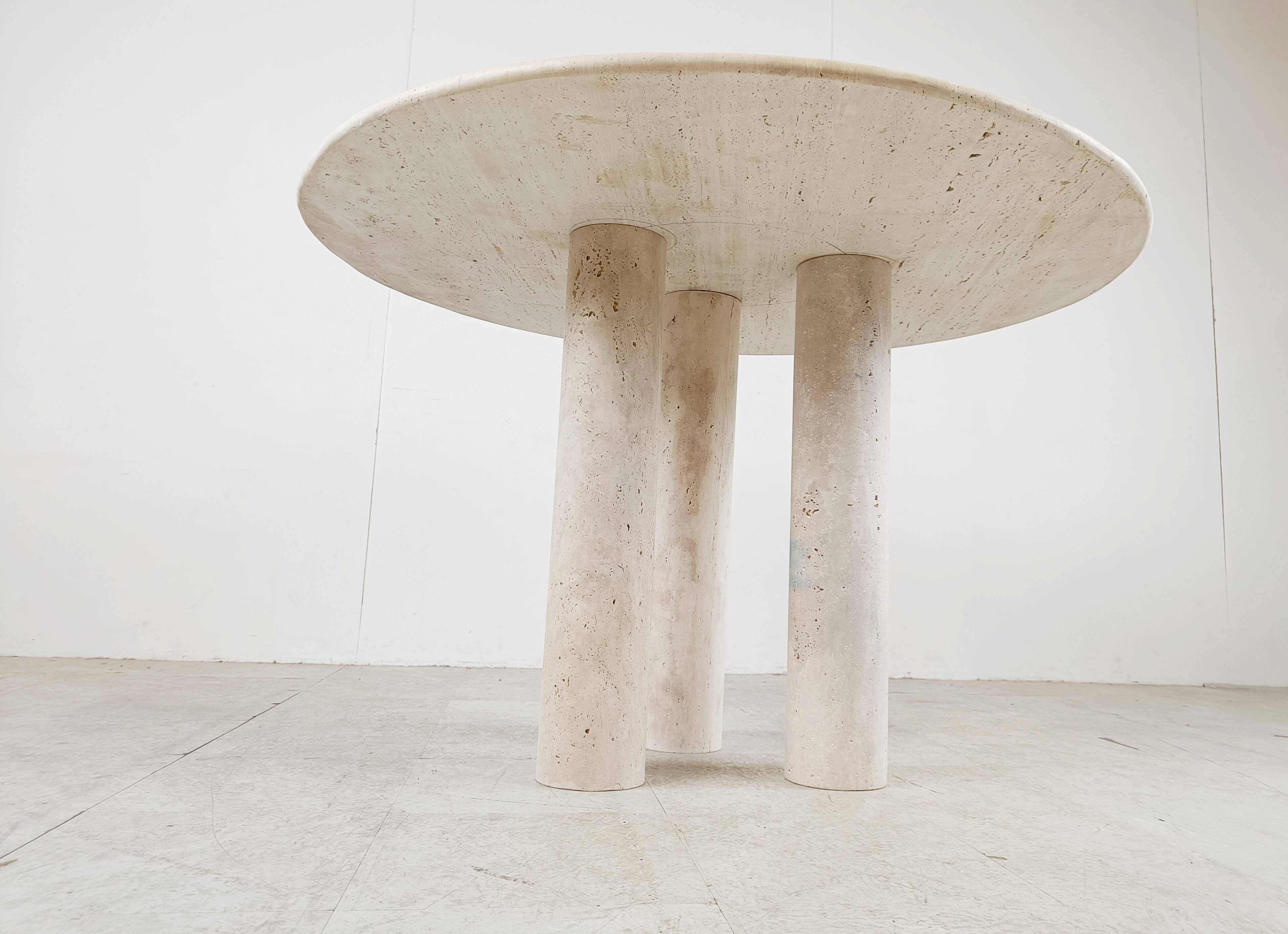 Round italian travertine dining table 1970s
