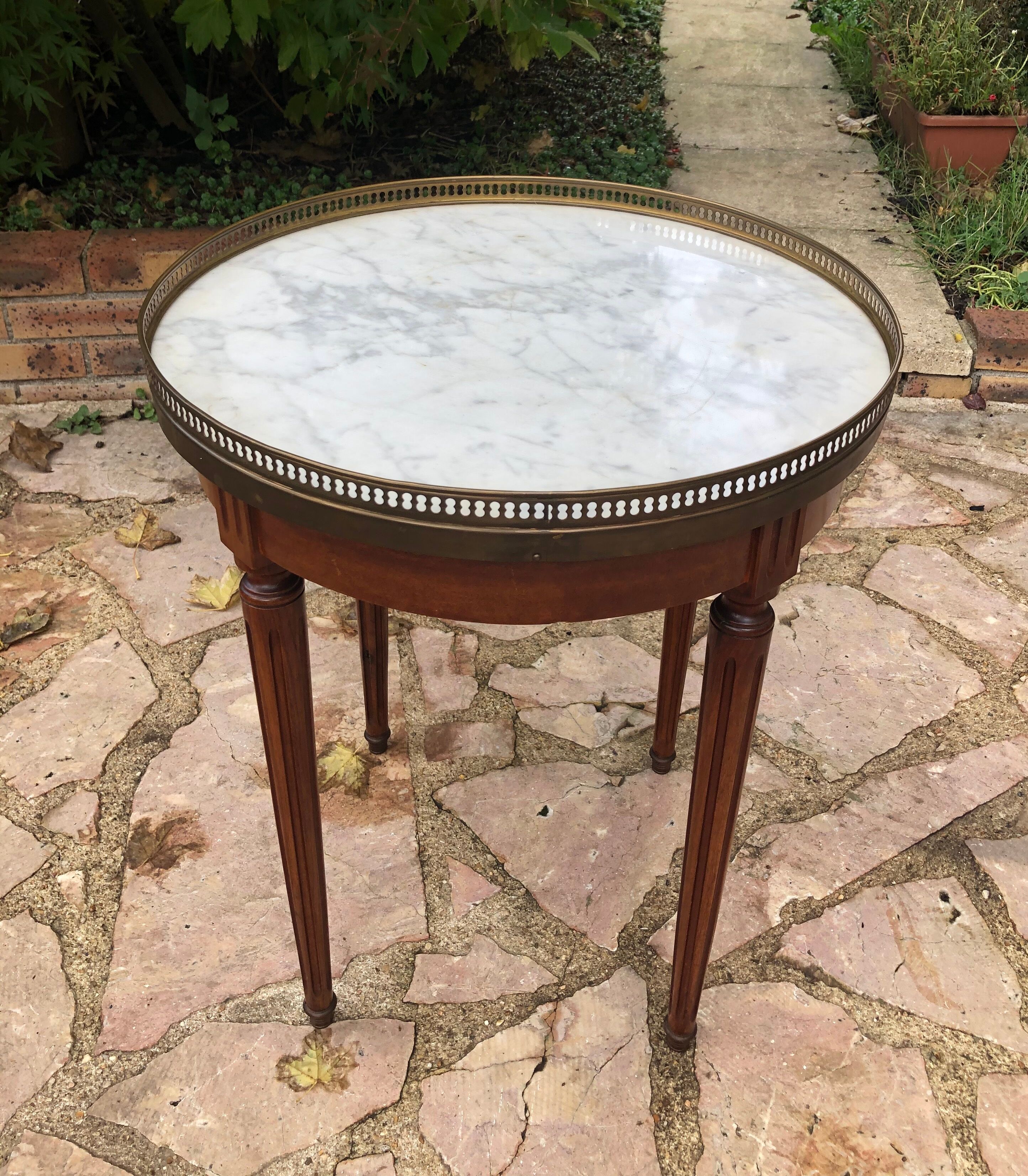 Table bouillotte