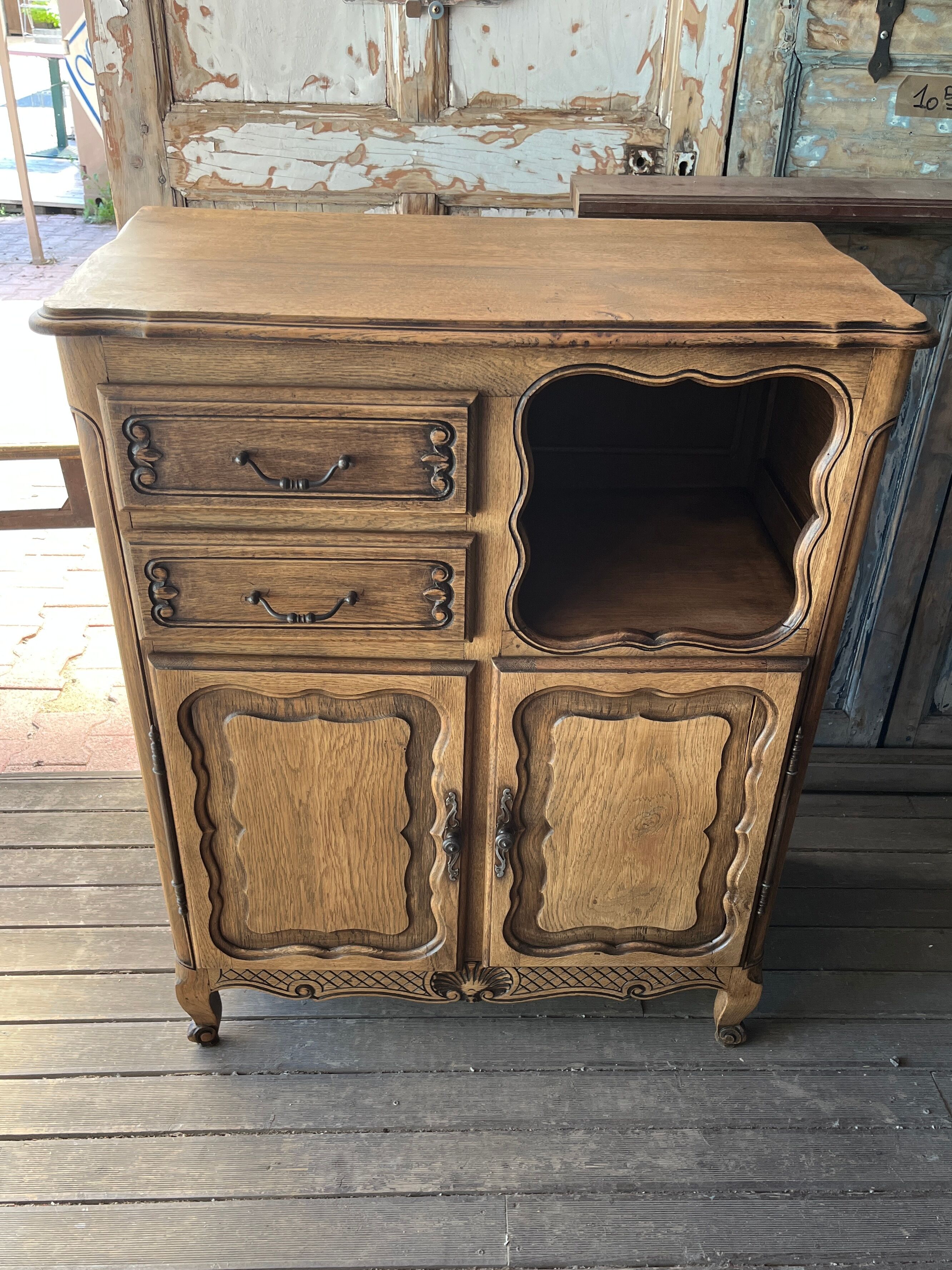 Buffet/occasional furniture oak