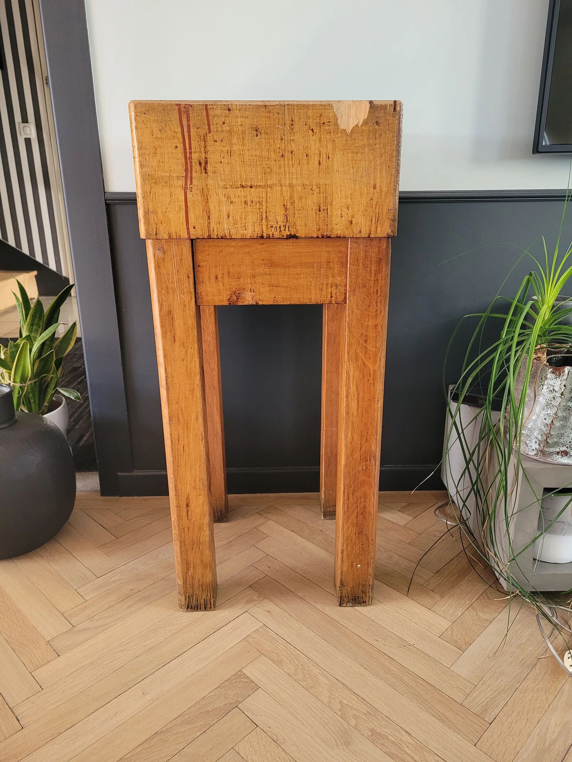 Authentic butcher's block on legs - End grain wood