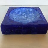 Blue mosaic pocket emptier