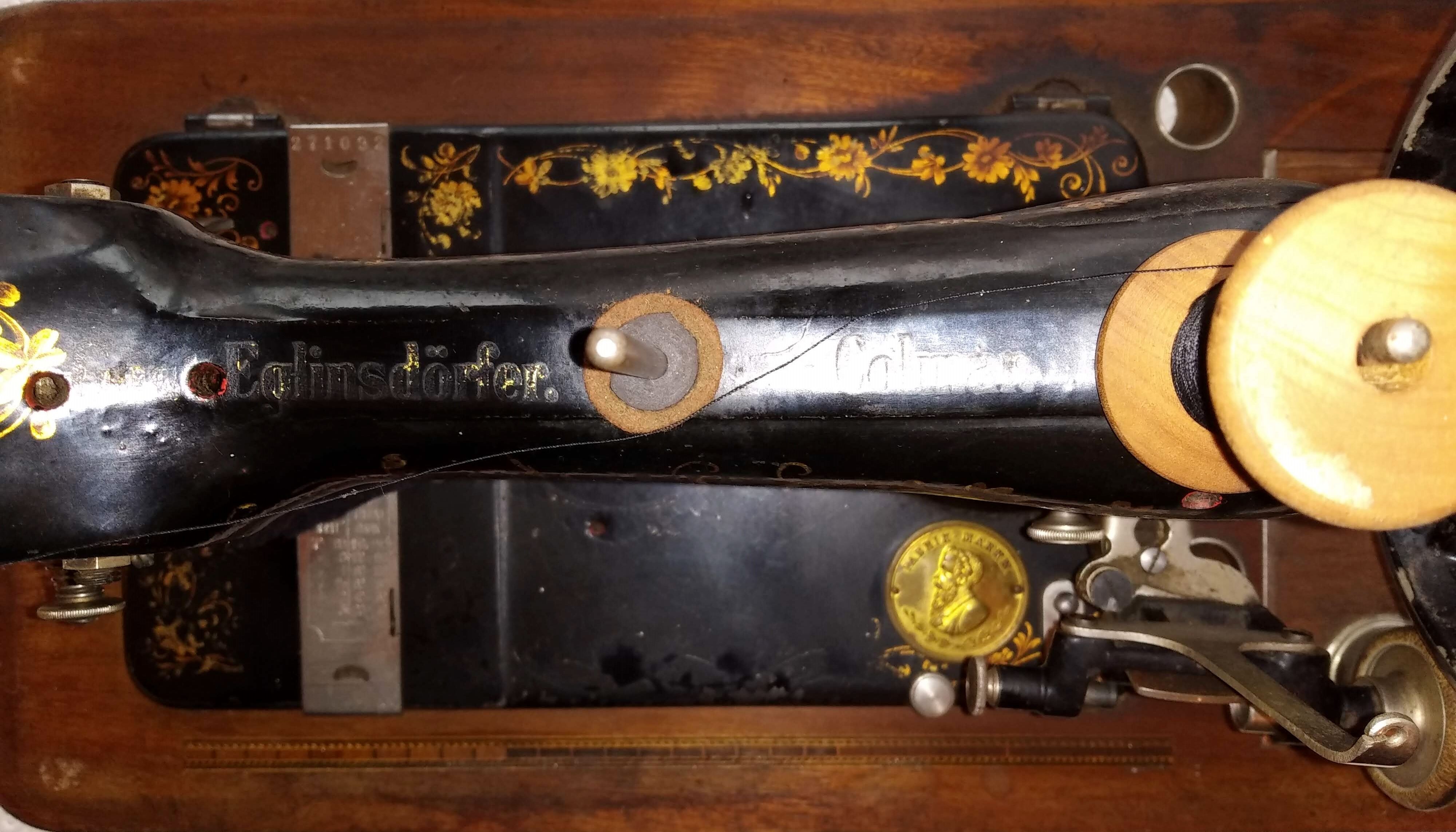 Machine sewing manual and Original portable, Victoria from 1894