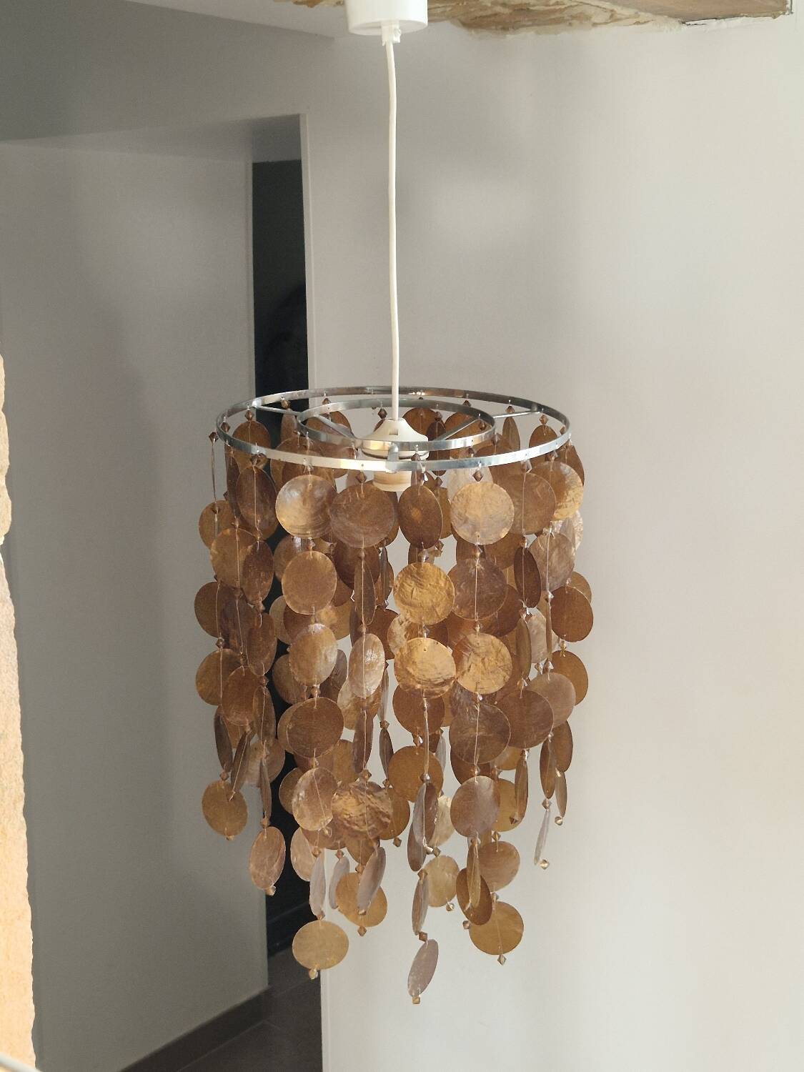 Mother-of-pearl pendant