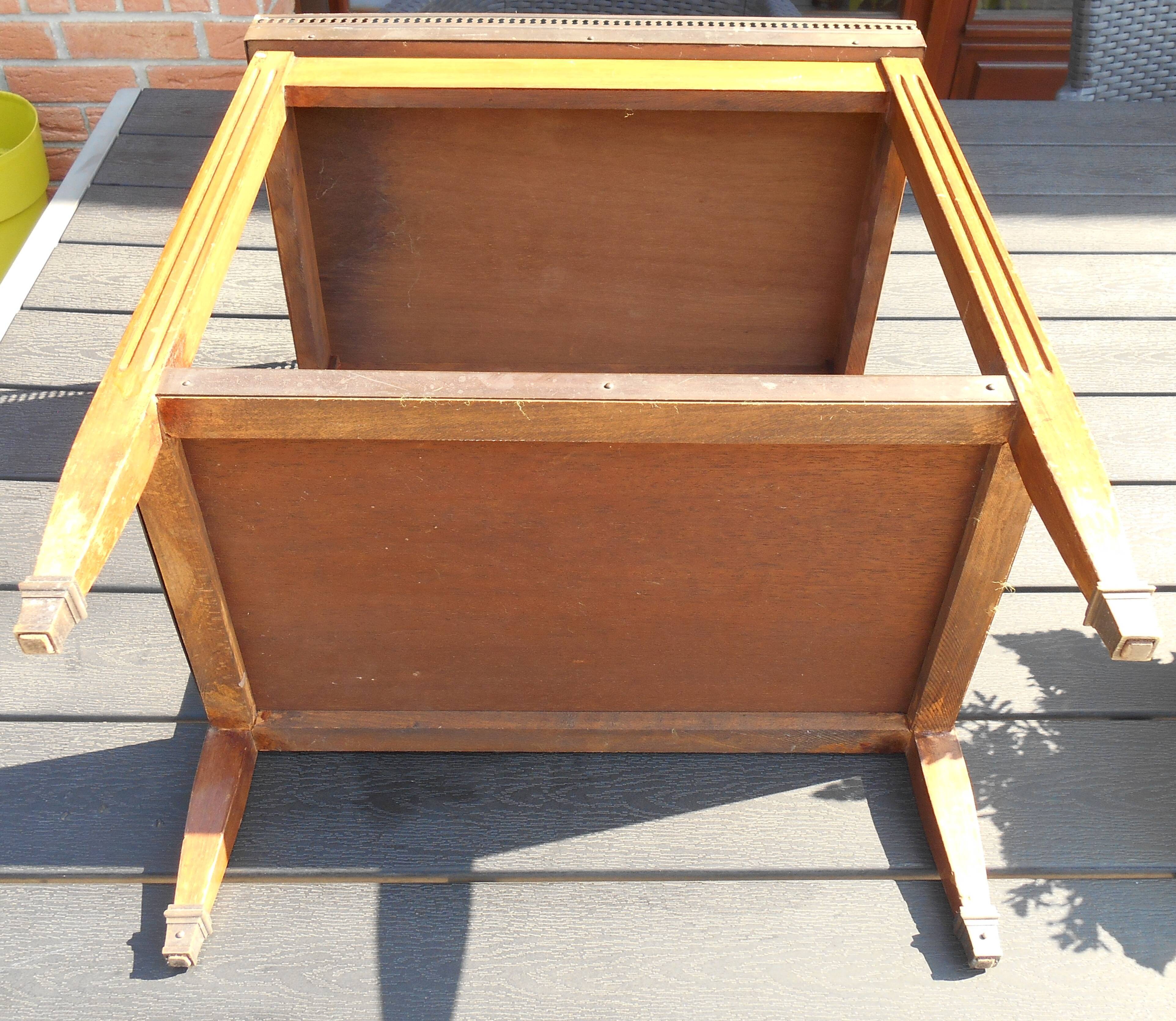 marble bedside louis XVI style