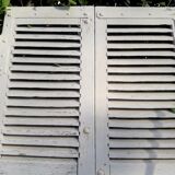 Pair of small shutters