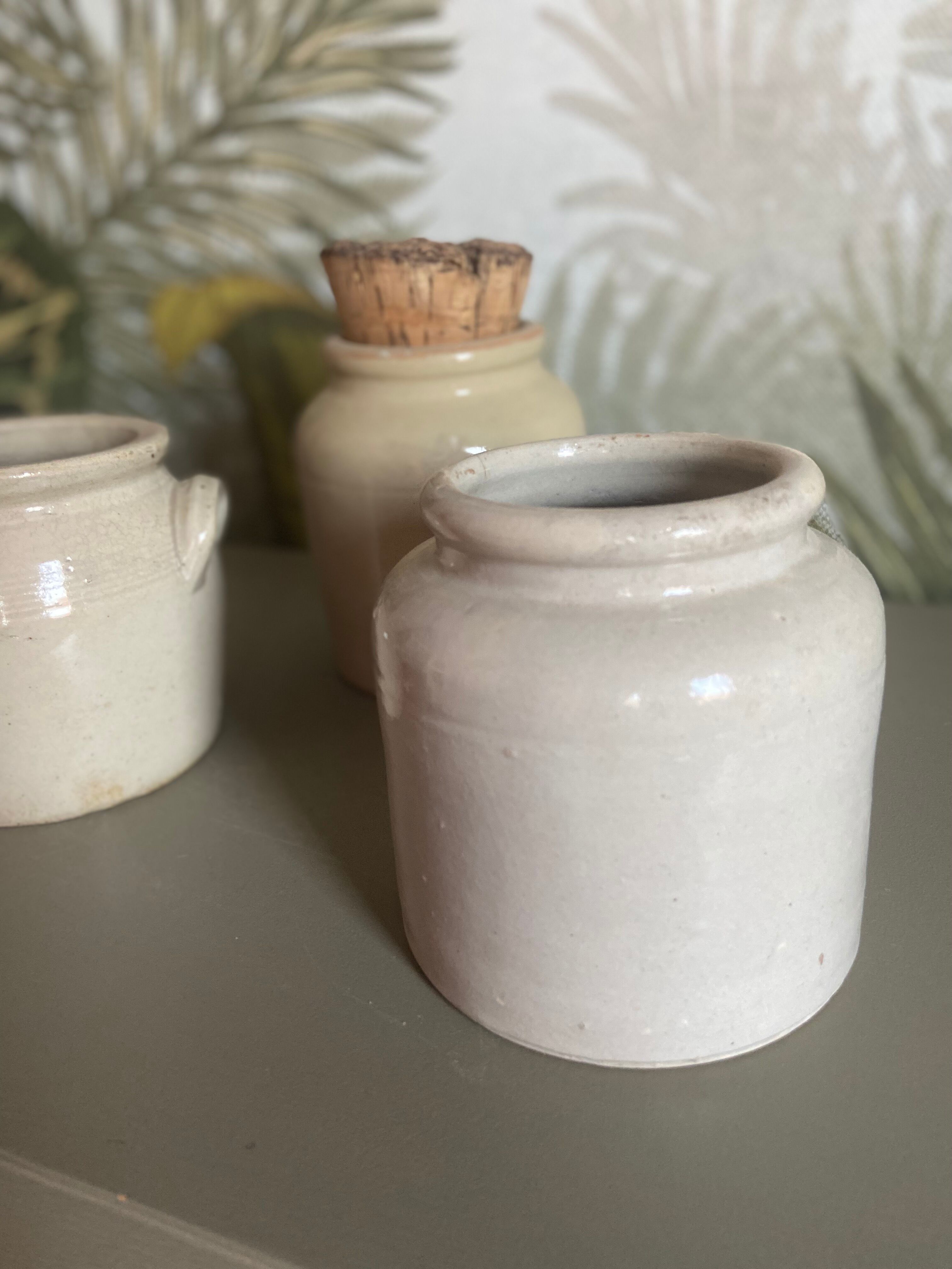Unbleached ceramic pots
