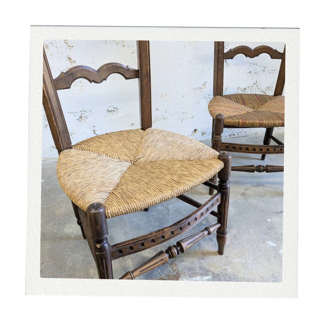 Pair of Provençal nursery armchairs from the 19th century, vintage, raw wood.