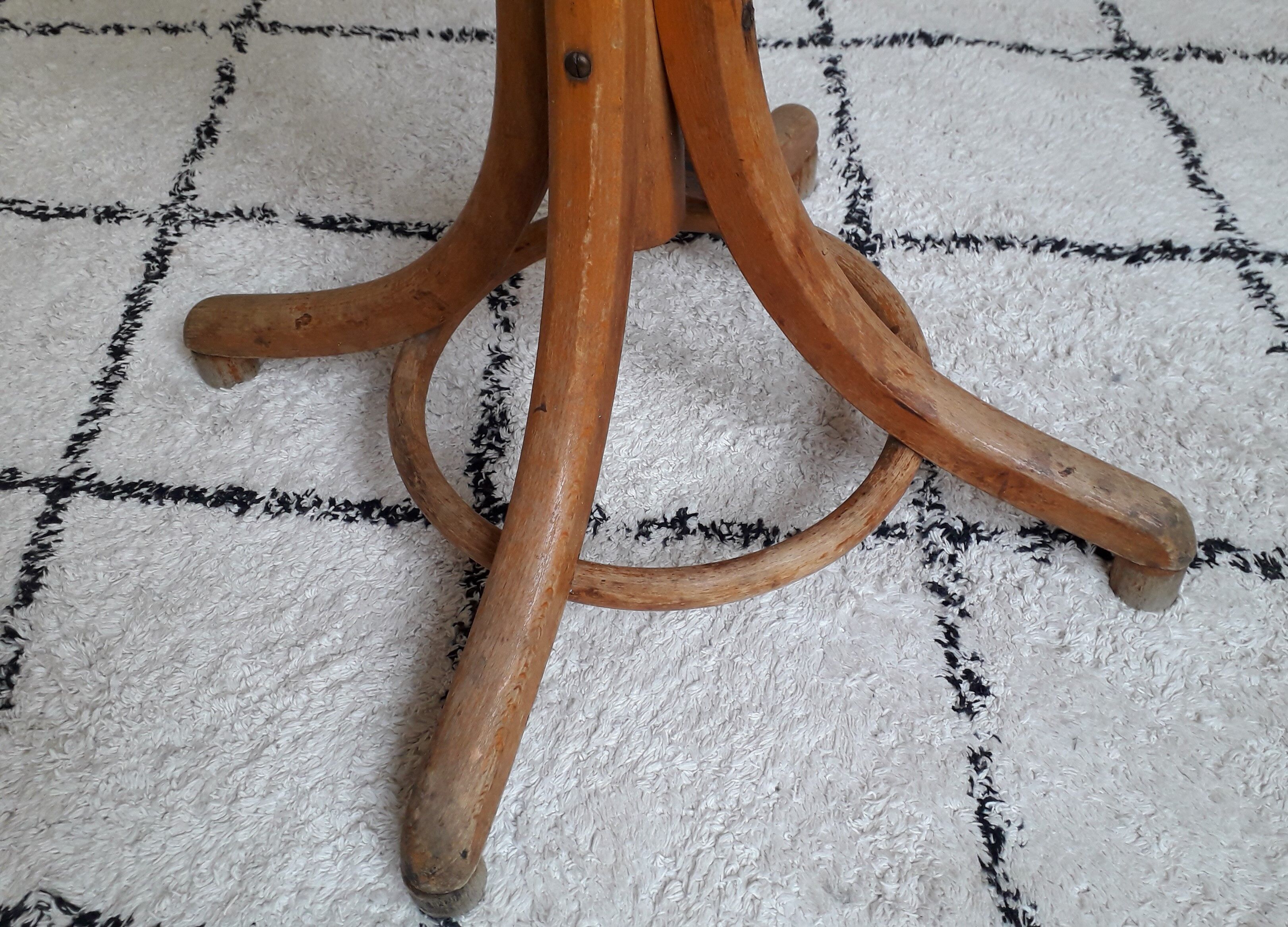 Fischel parrot coat hanger early 20th