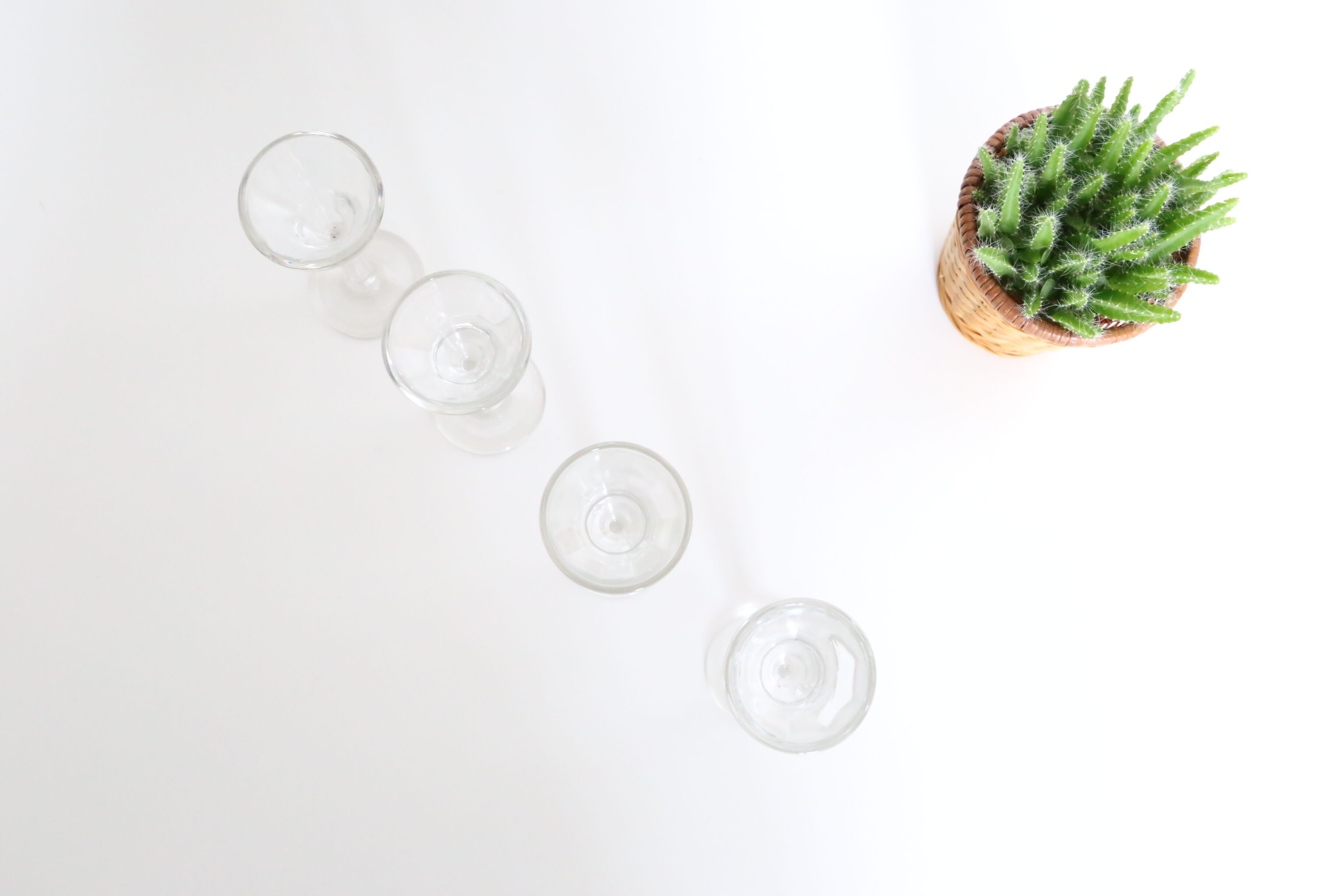 Set de 4 verres à liqueur, verre à pieds, vintage