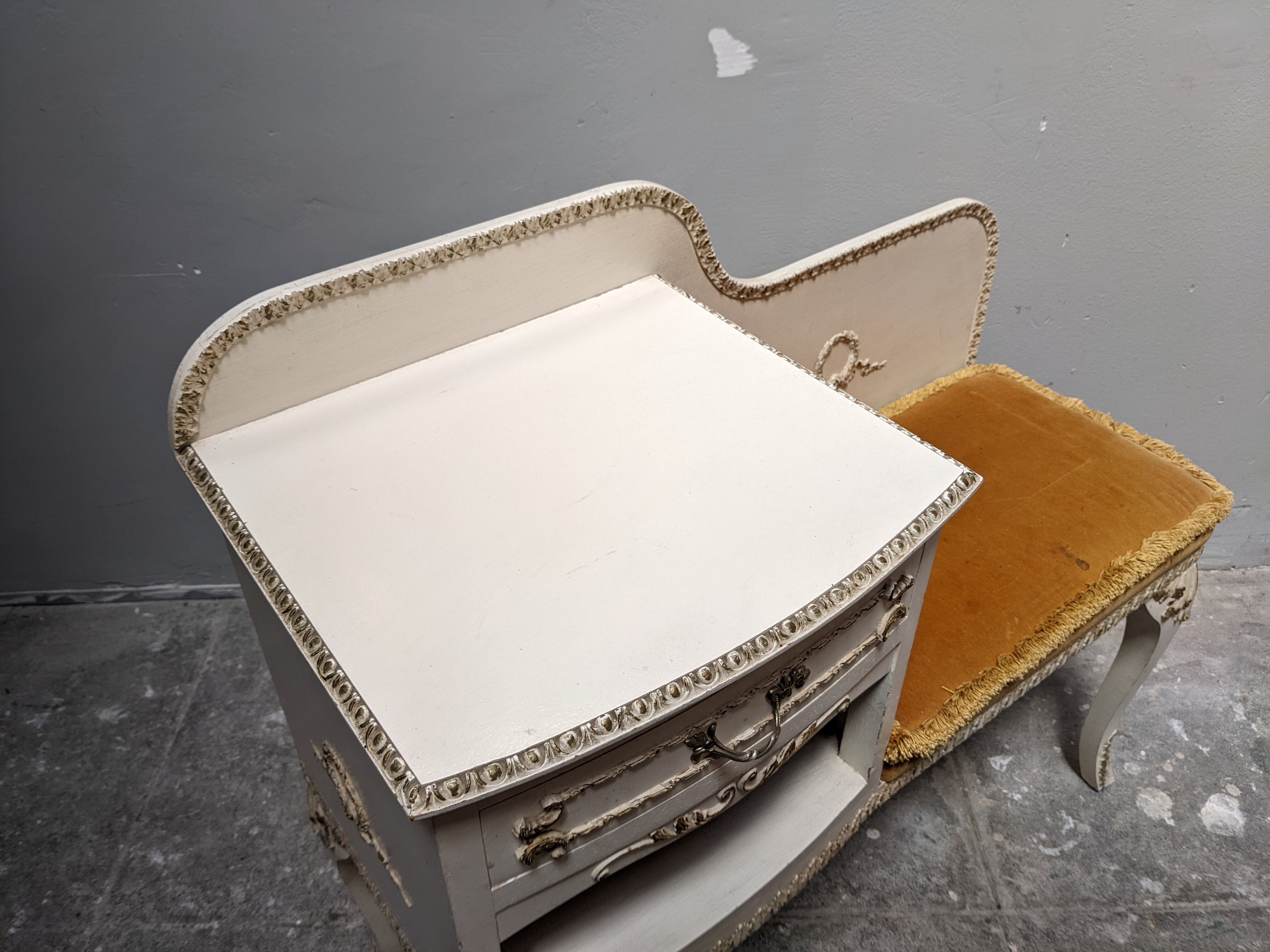 Furniture bench phone classic style