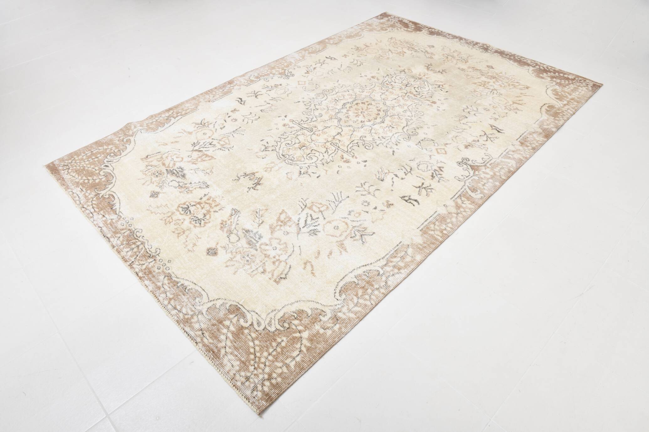 6x9 Persian Vintage Carpet, Authentic Anatolian Turkish Rug, 174x271 Cm