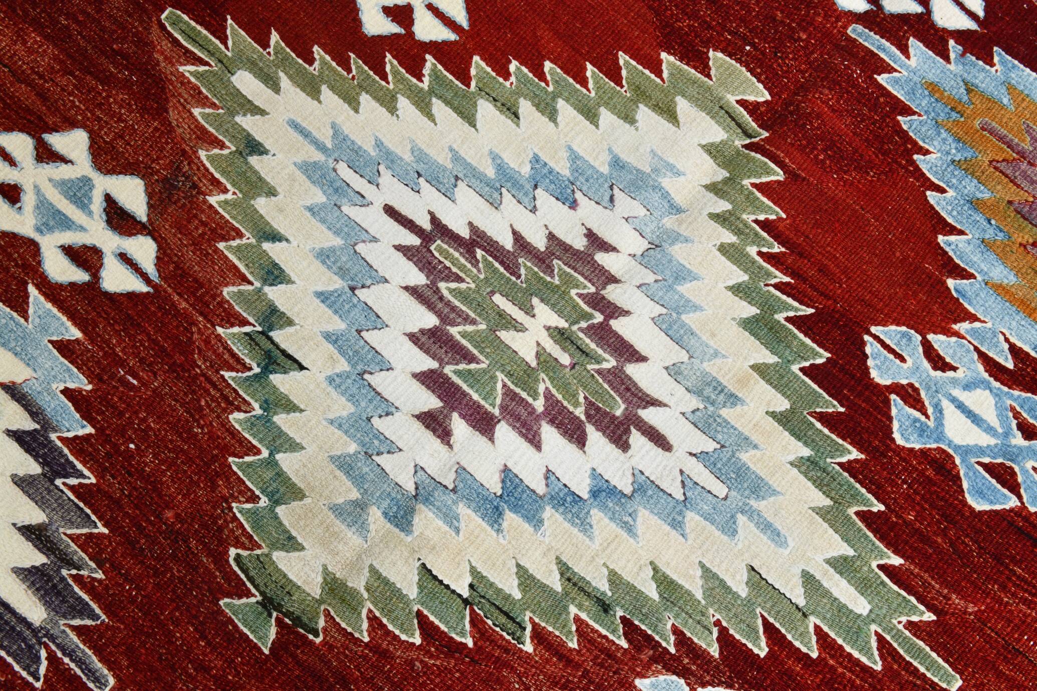 5x8 Geometric Wine Red Blue Vintage Rug, 144x241Cm