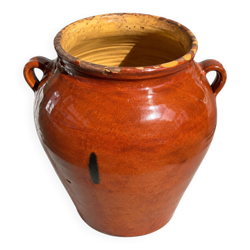 Antique glazed terracotta pot from the 19th century.