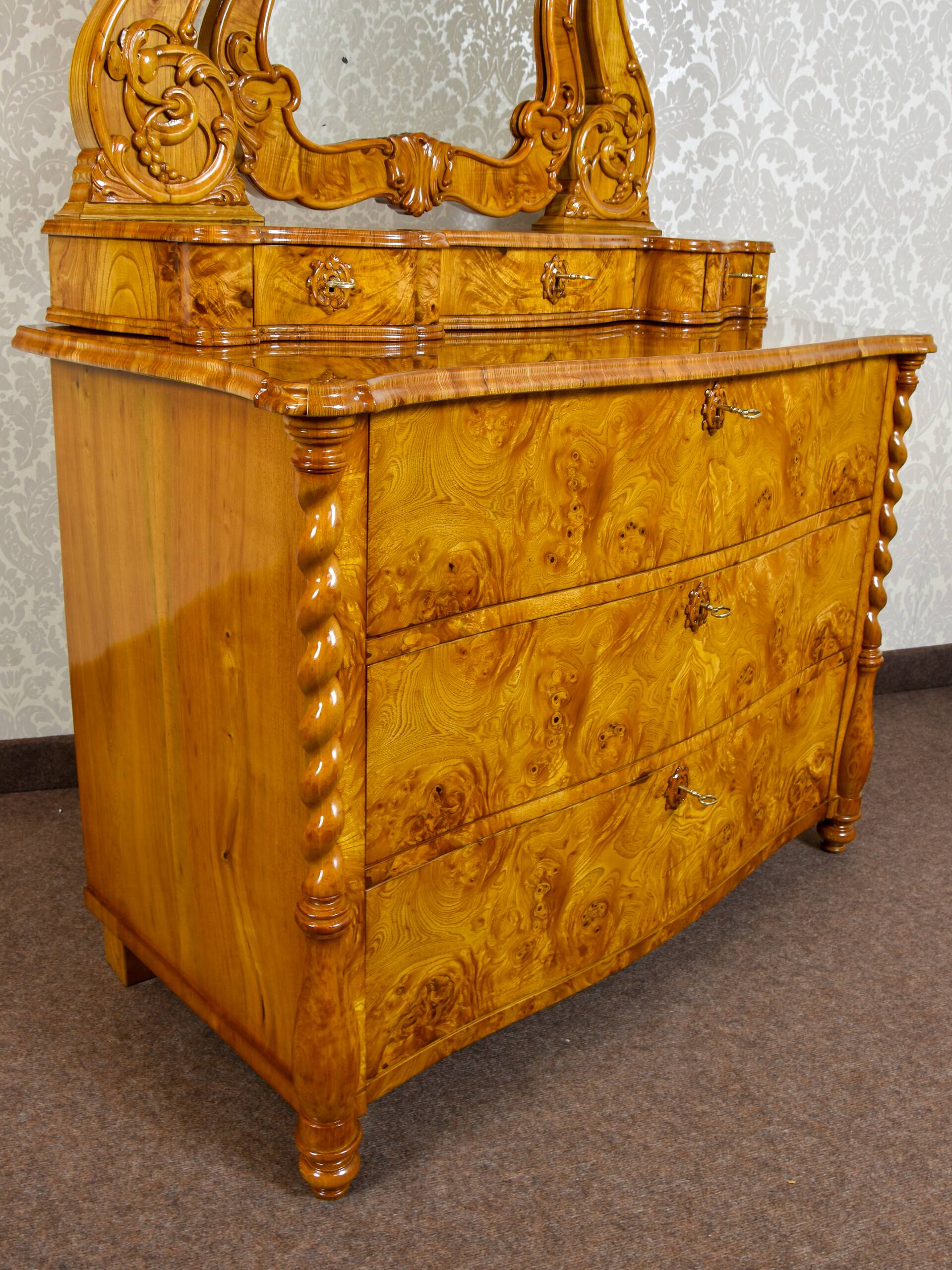 Commode coiffeuse Louis-Philippe en loupe d'orme et frêne - env. 1840-1860
