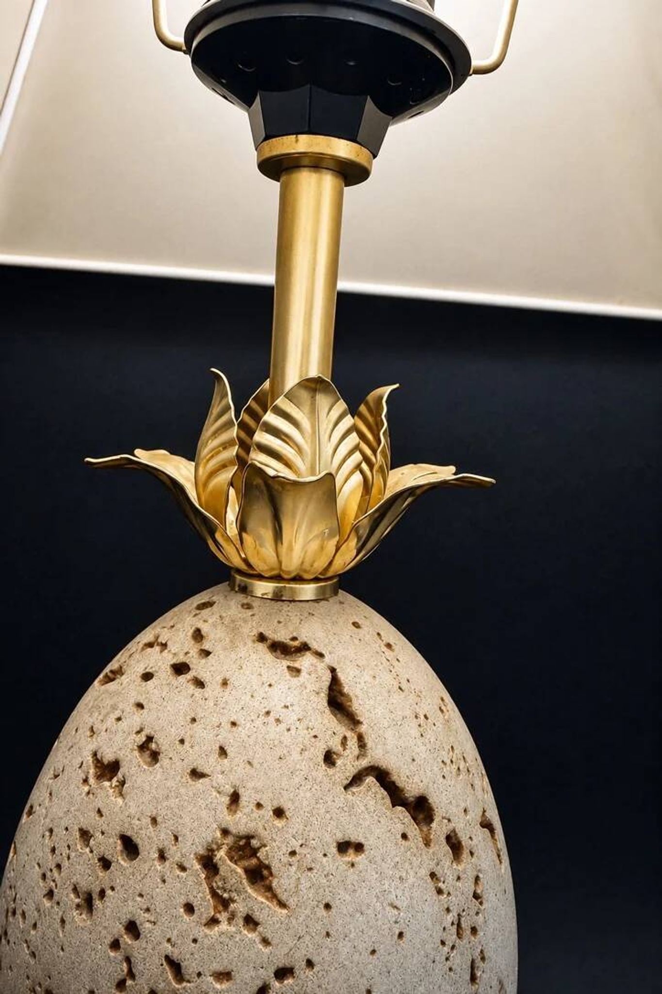 Ostrich egg lamp in travertine