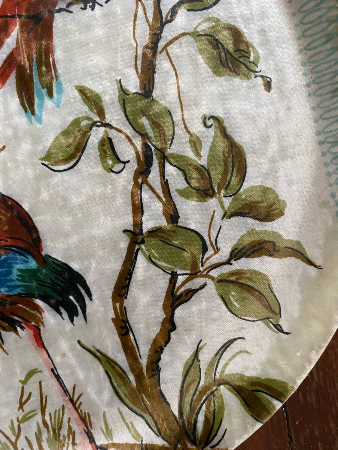 Round fiberglass bird tray.