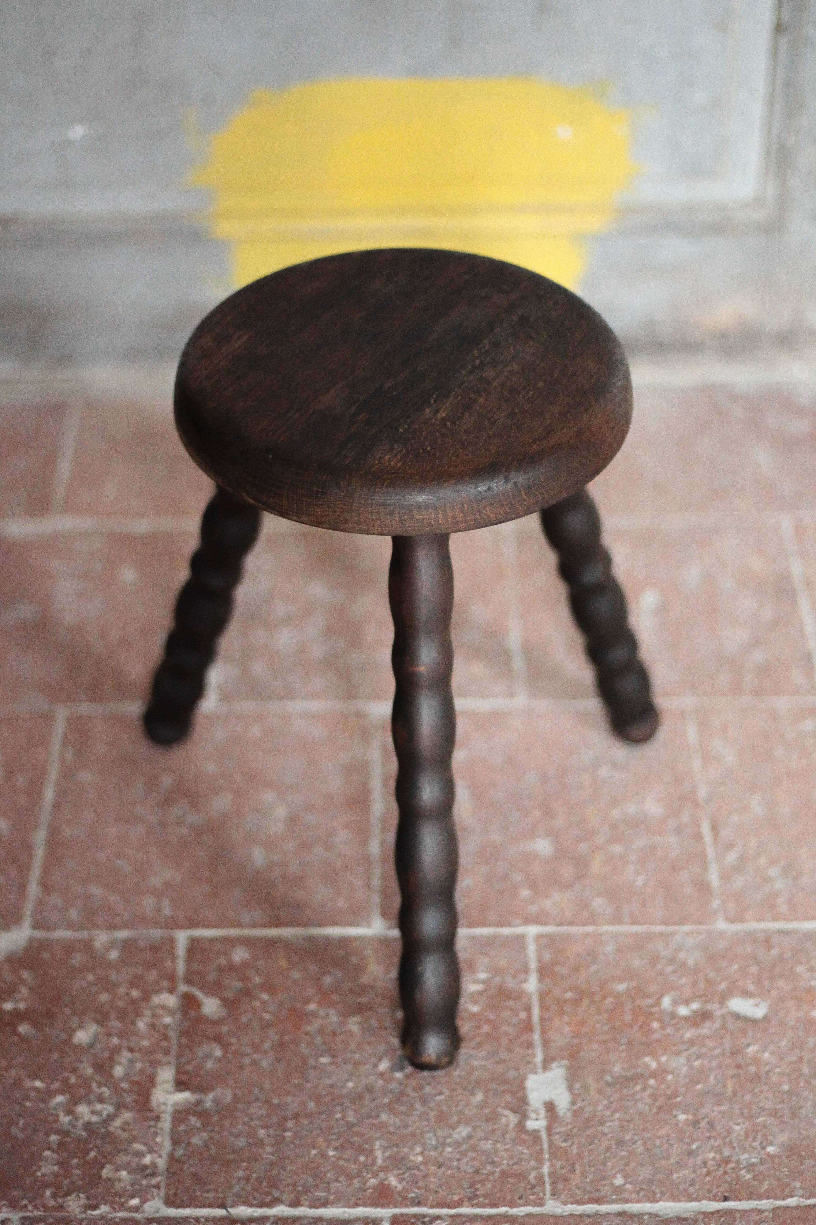 Tabouret vintage, tabouret bois, tabouret tripode pieds perlés, porte-plant