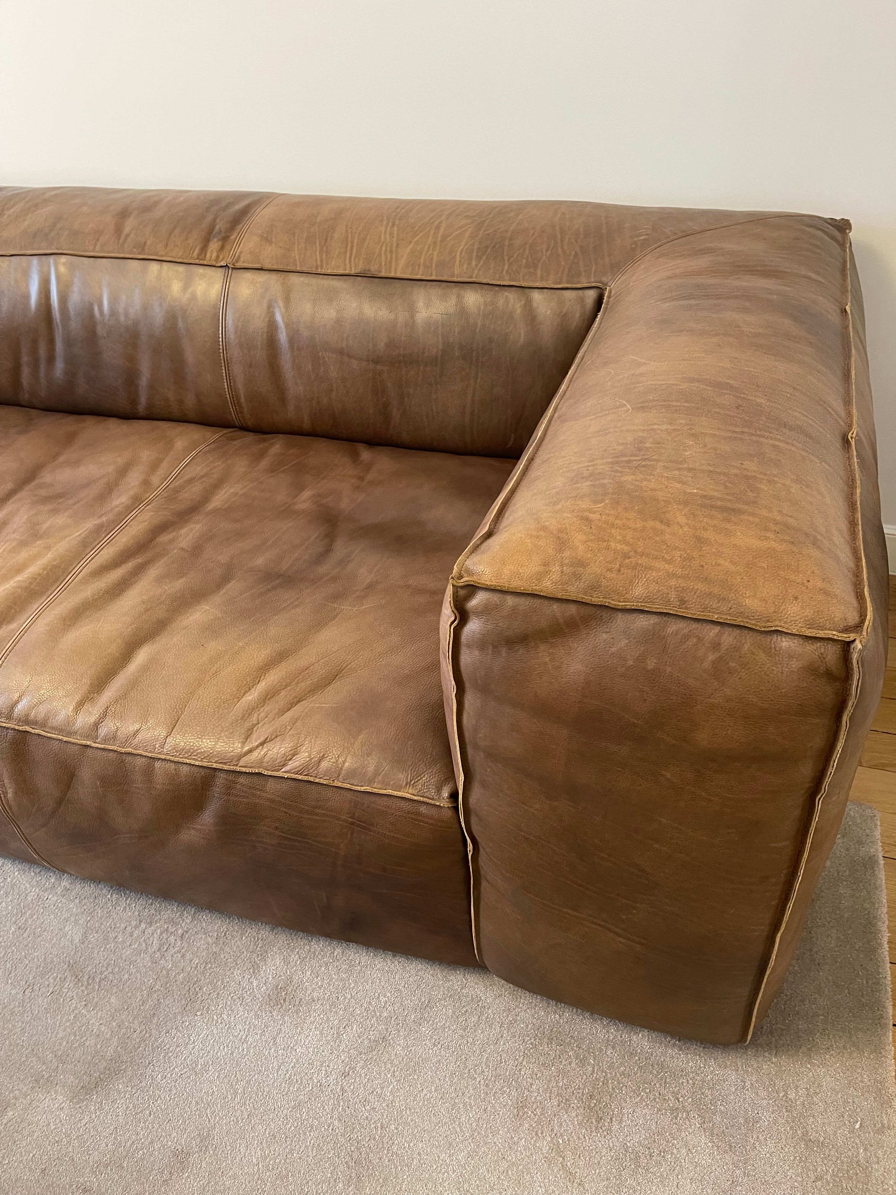 Scruffy 3-seater leather sofa, the Red Cedar