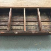 Étagère pour verres et couverts