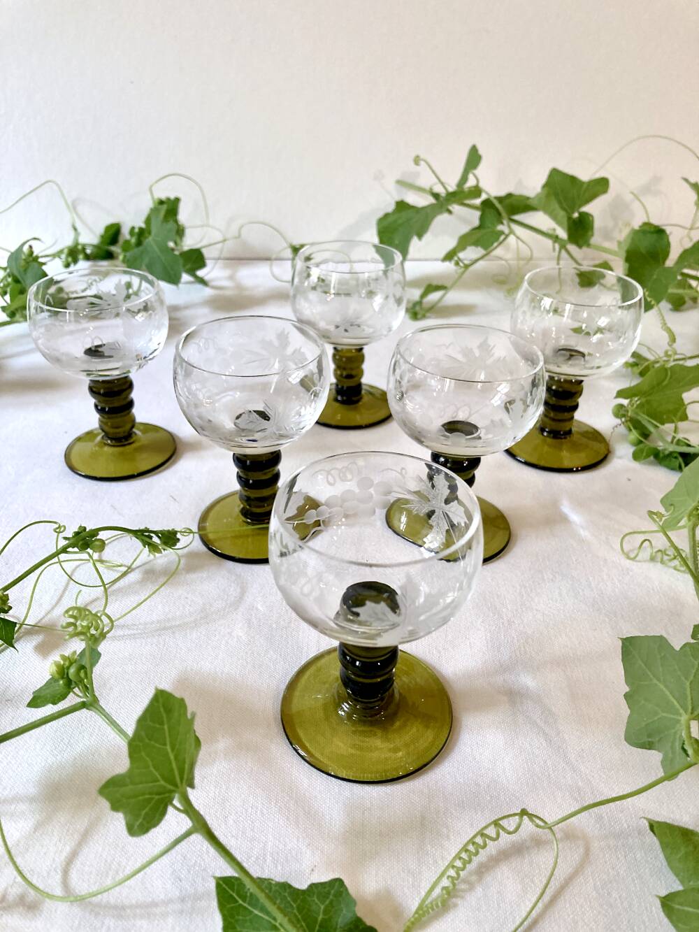 6 small liqueur glasses Roemer, moss green stepped bases