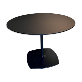 Superb designer table (PEDRALI)