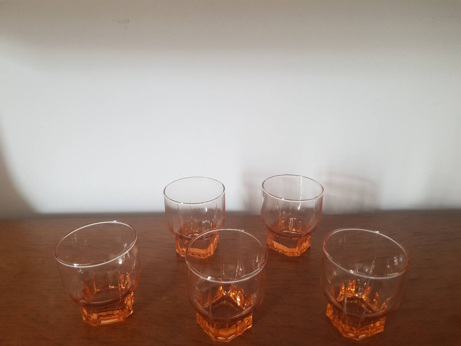 Set of 5 small pink glasses