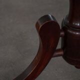 Adjustable Victorian-style piano stool with a jute fabric seat, early 20th century.