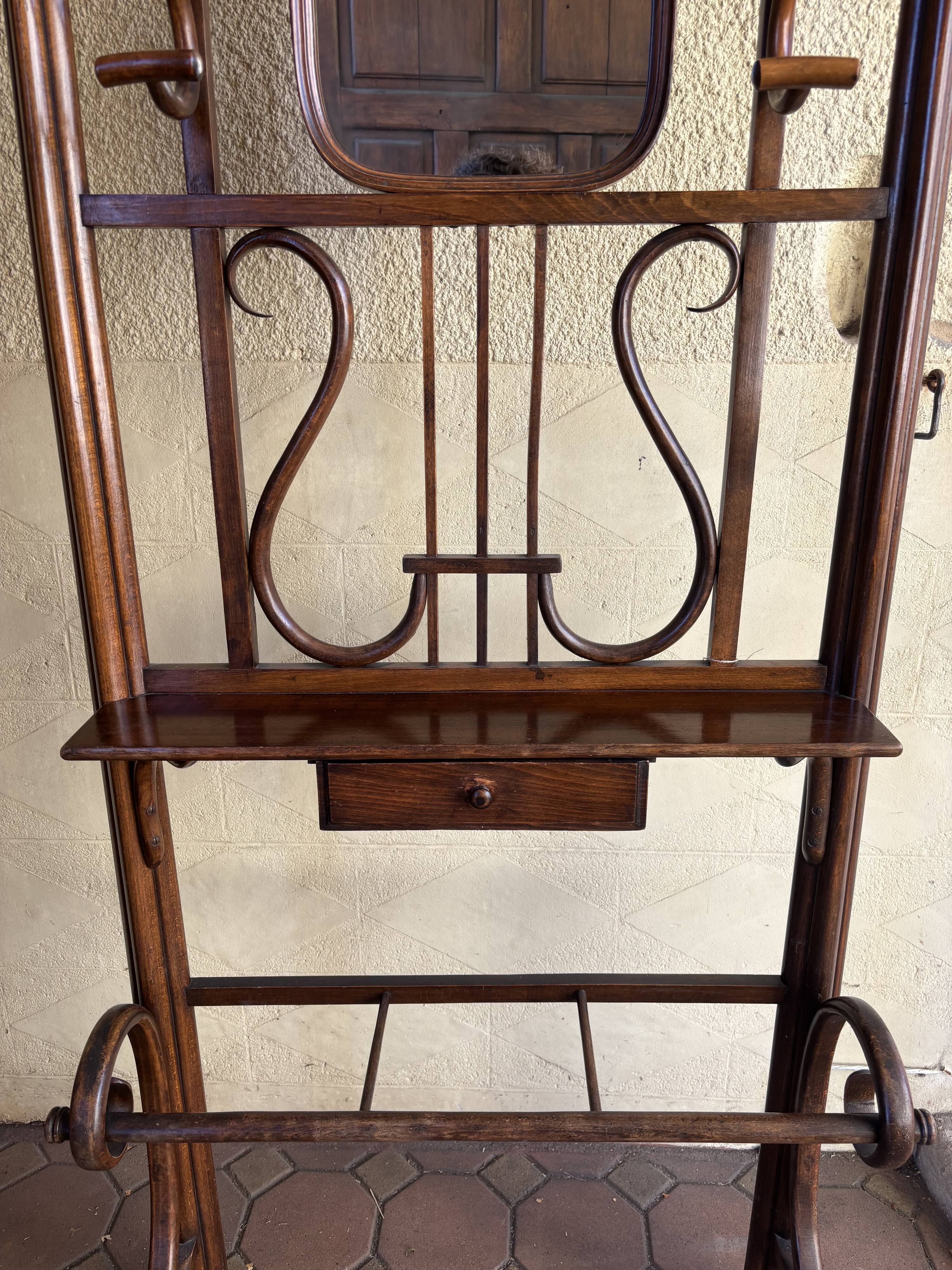 Vestiare de style Thonet