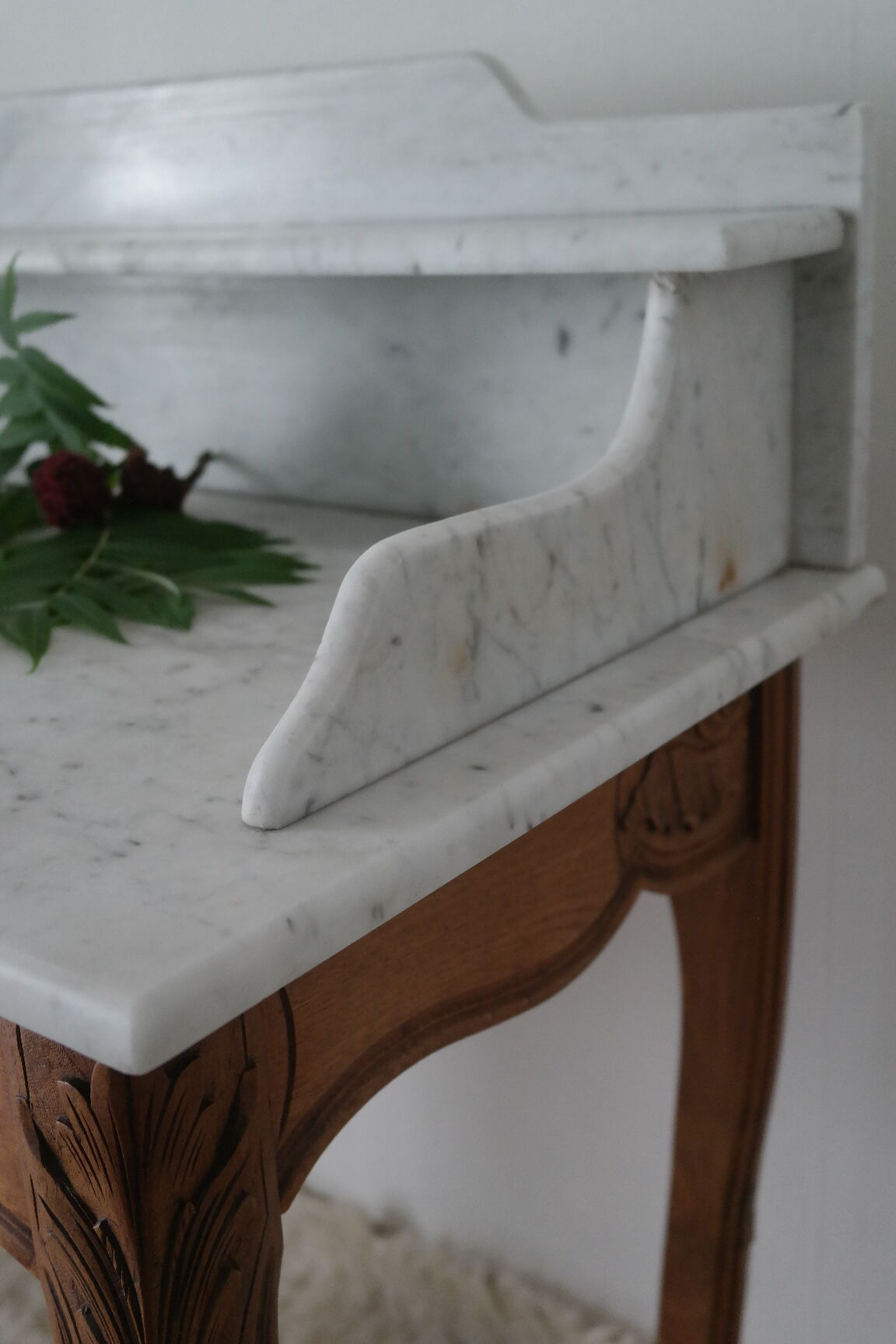 Louis XV-style toilet table in walnut and marble