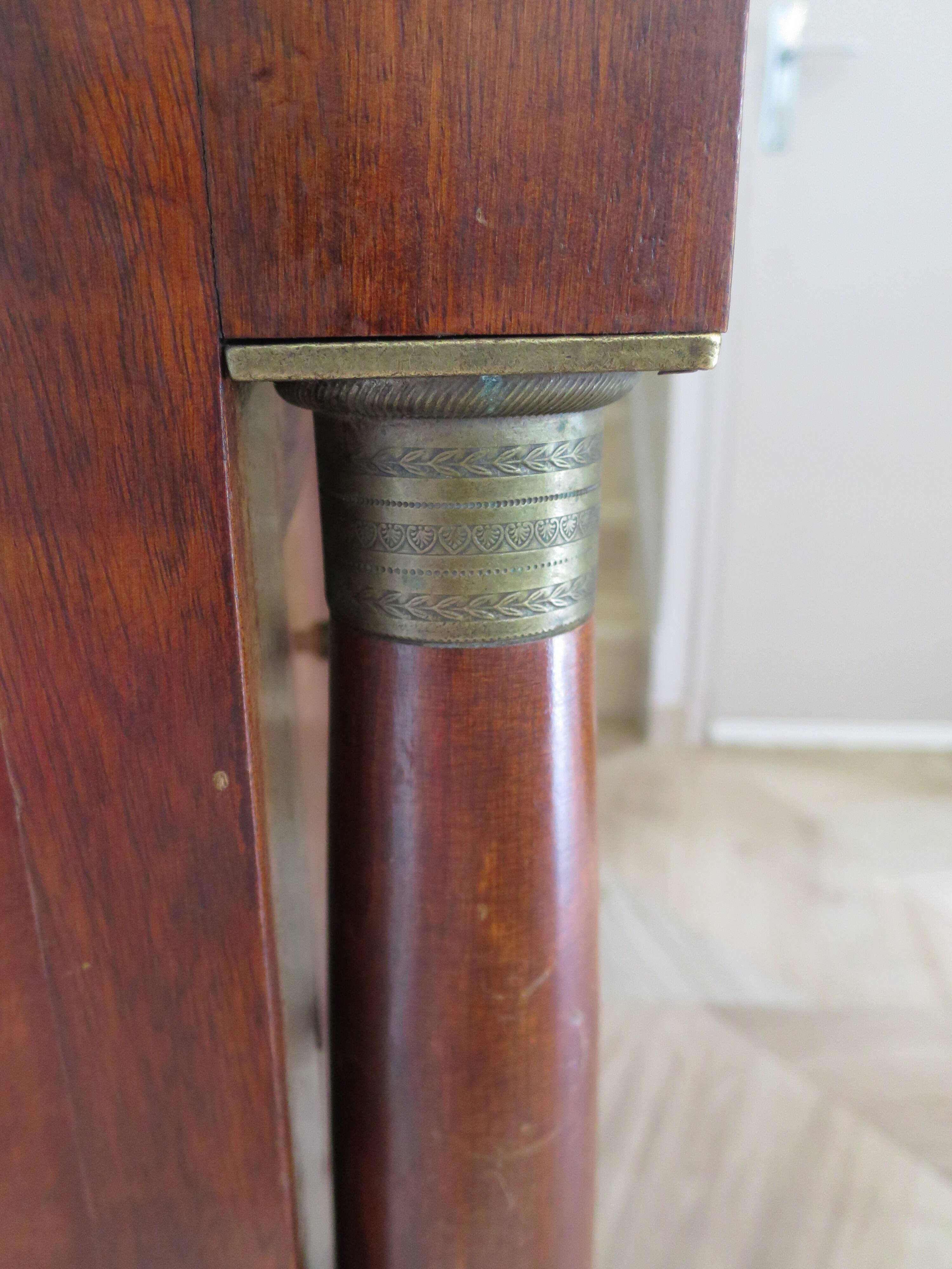 4-drawer chest of drawers - empire style - with detached columns - mahogany-bronze stain