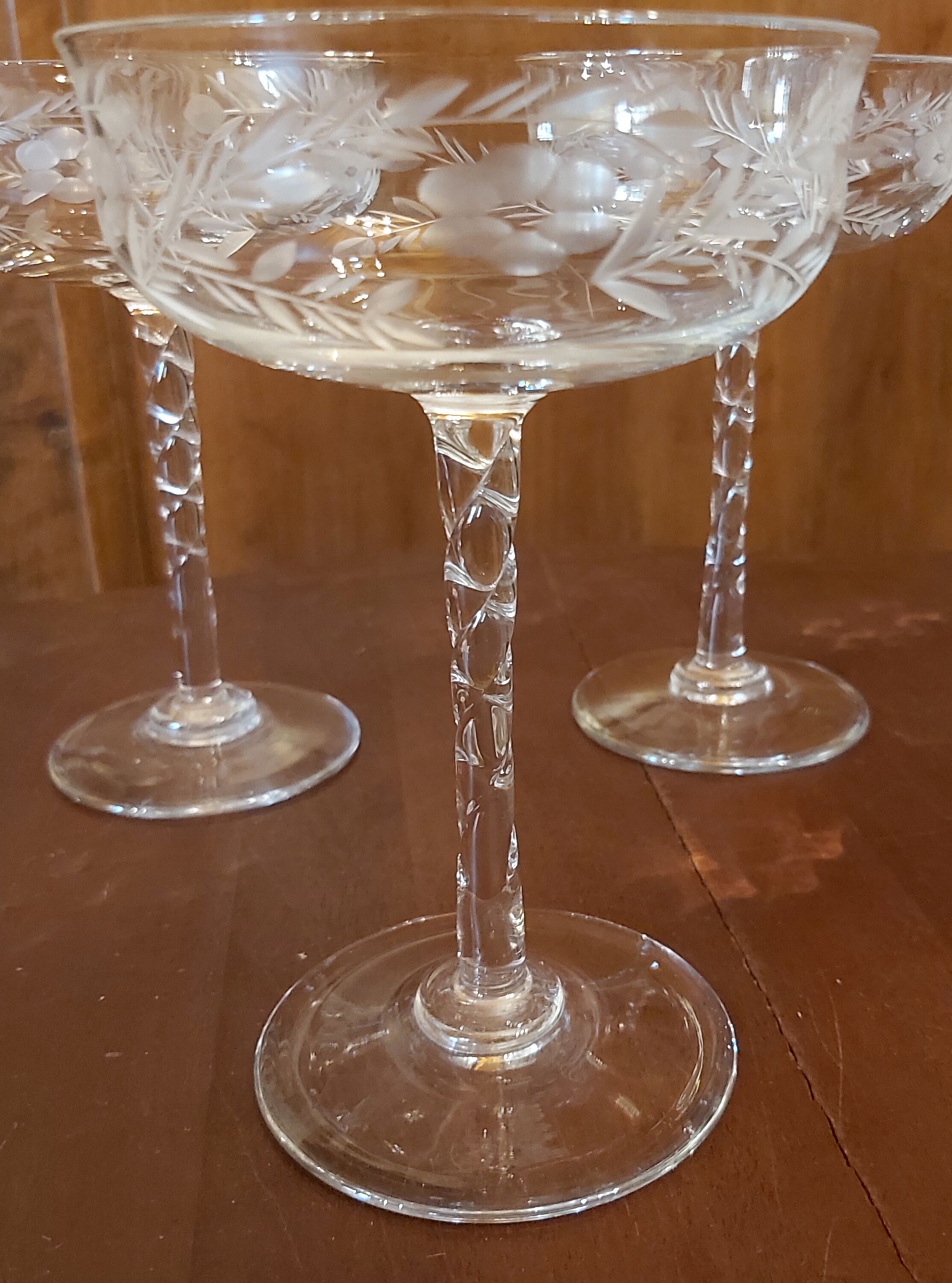 5 glasses of Champagne crystalline cut glass