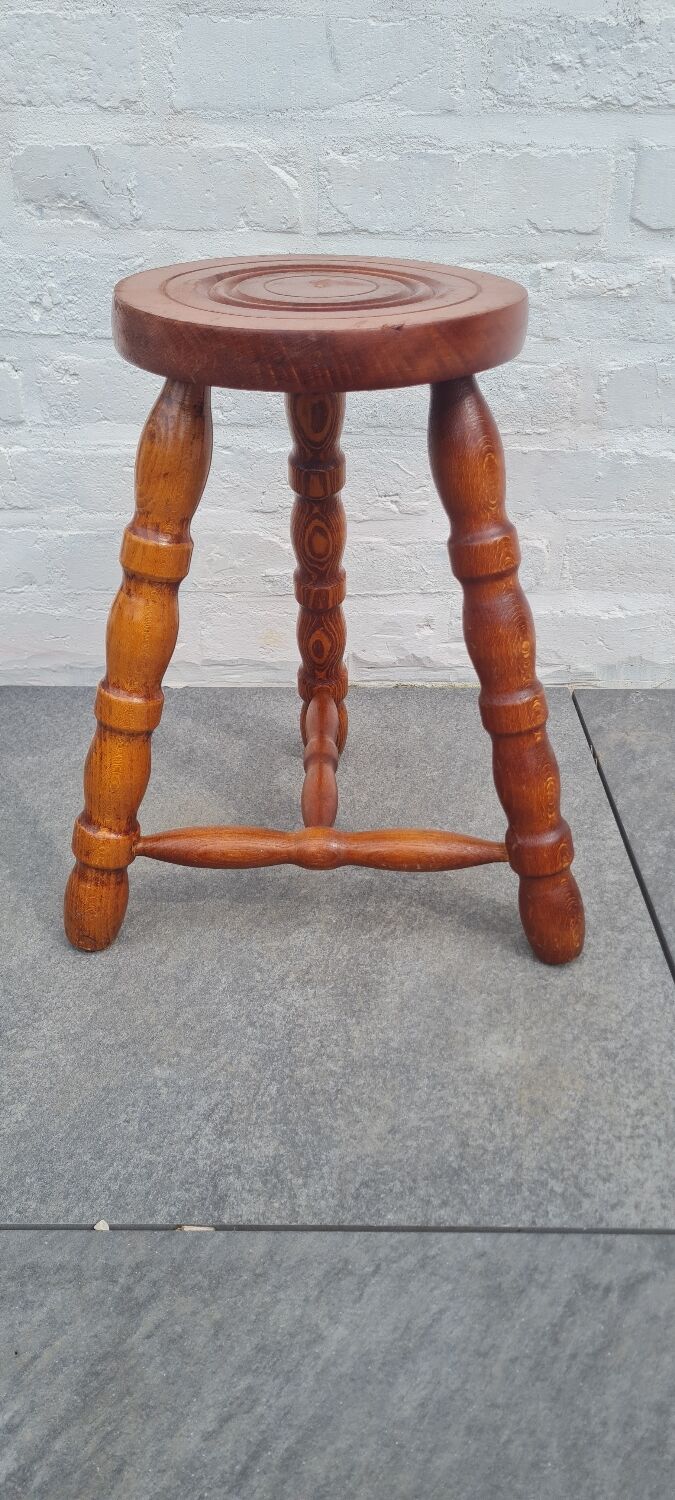 Tripod stool