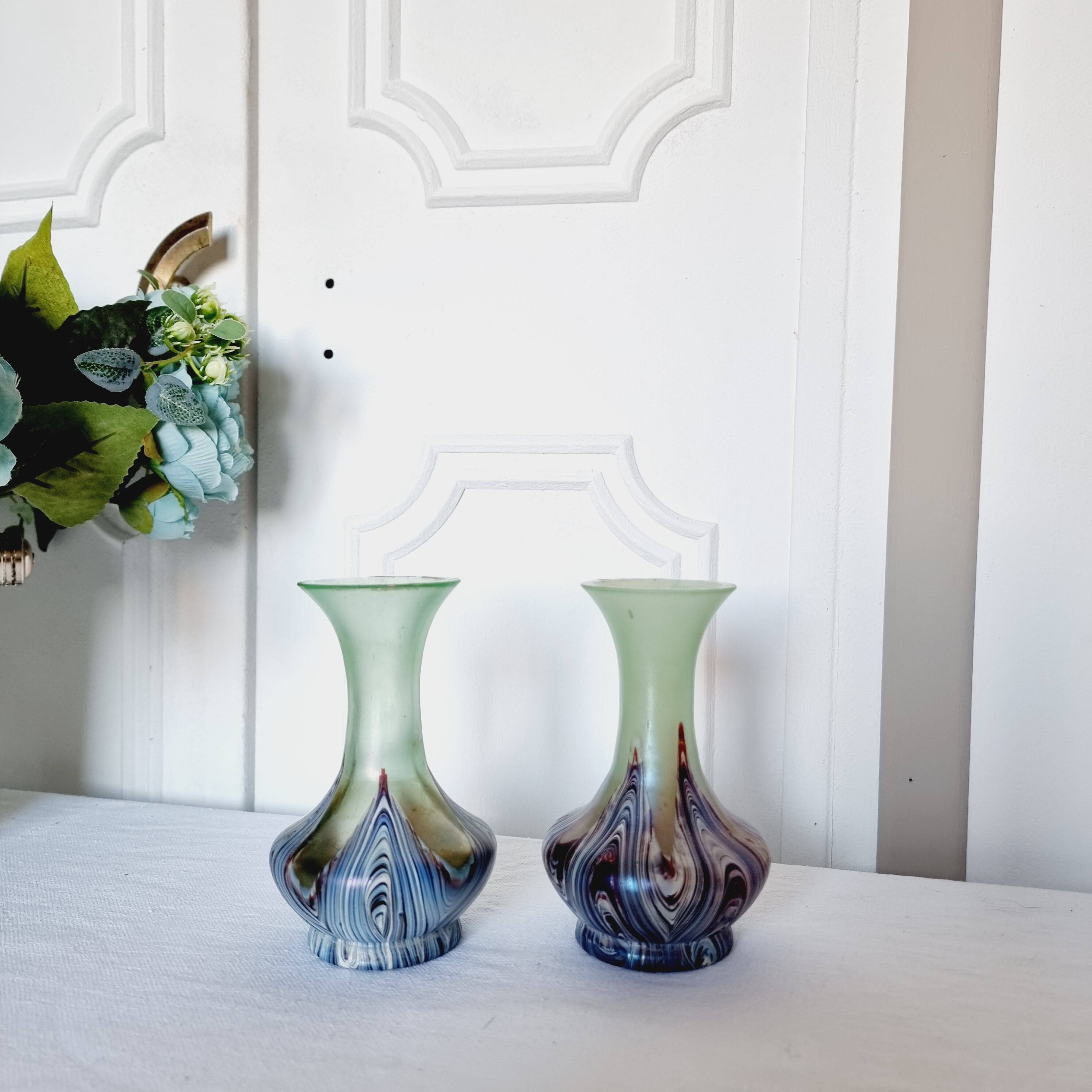 2 exclusive Loetz Violet vases in Bohemian crystal from 1899.