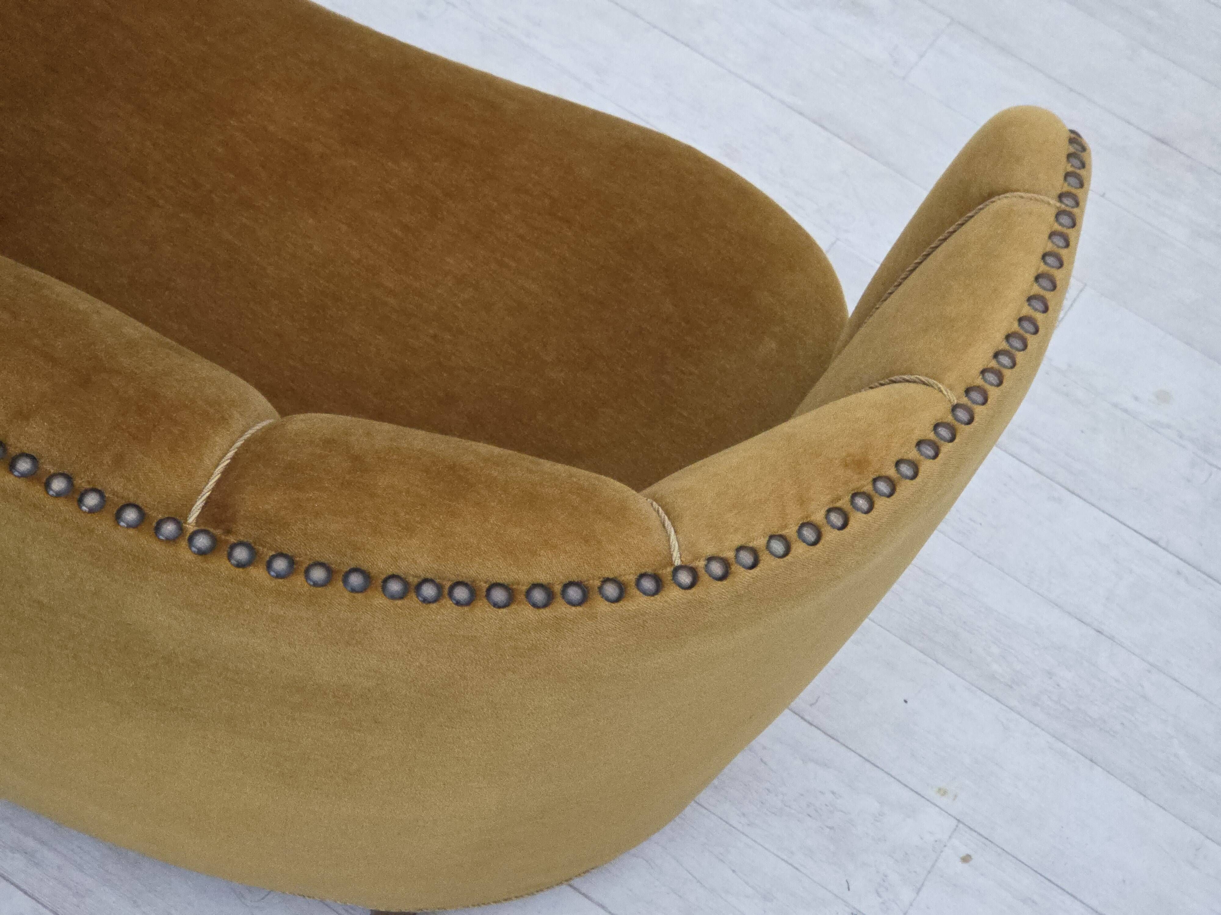 1960s, 2-seater Danish "Banan" sofa, original olive/green furniture velour.