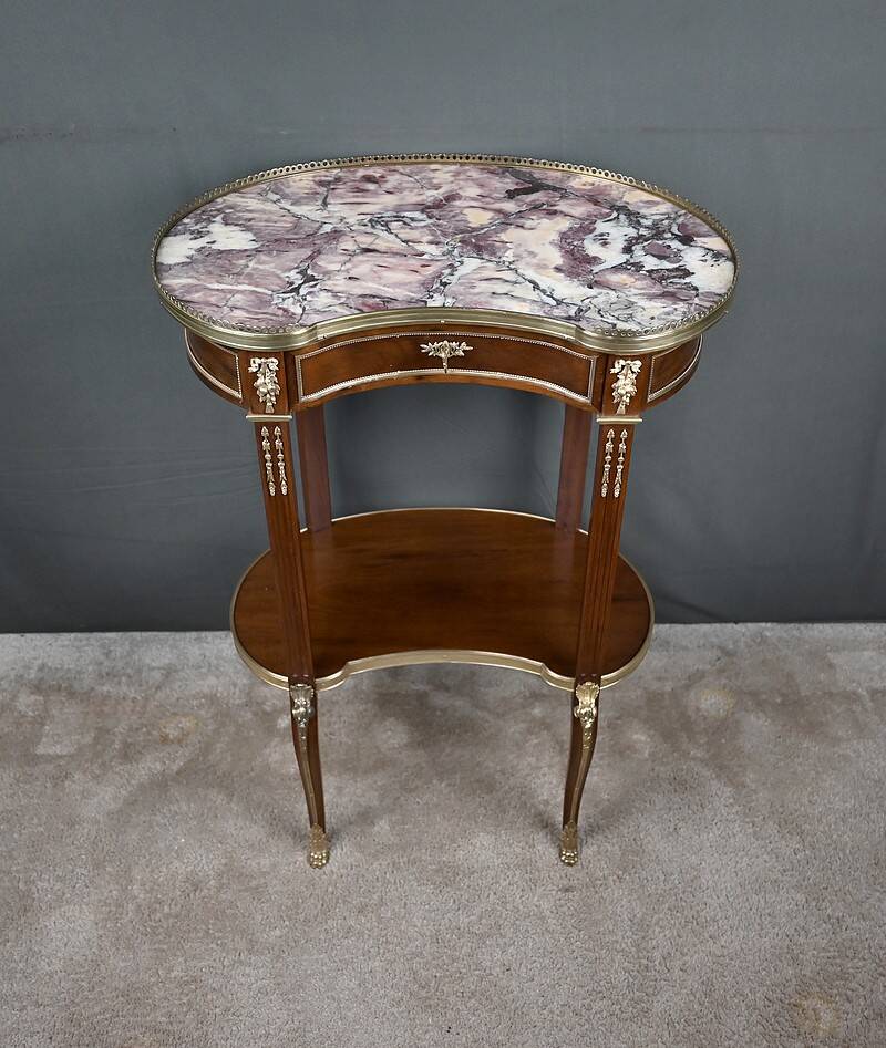 Small Kidney Table in Mahogany, Transition Style – Early 20th Century