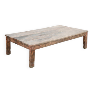 Table basse en bois patiné